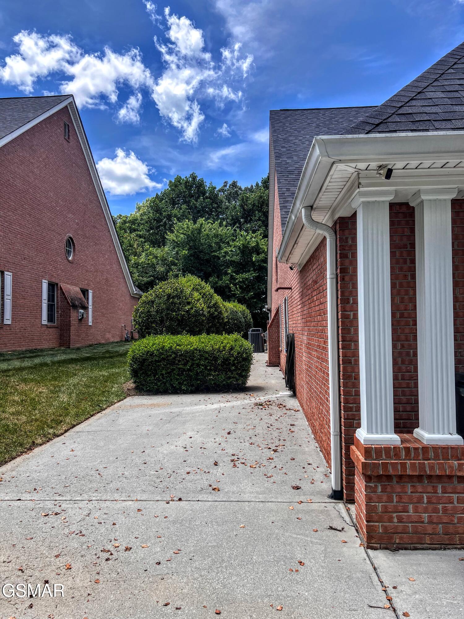 1042 Fine Glen Drive Sevierville TN 37862