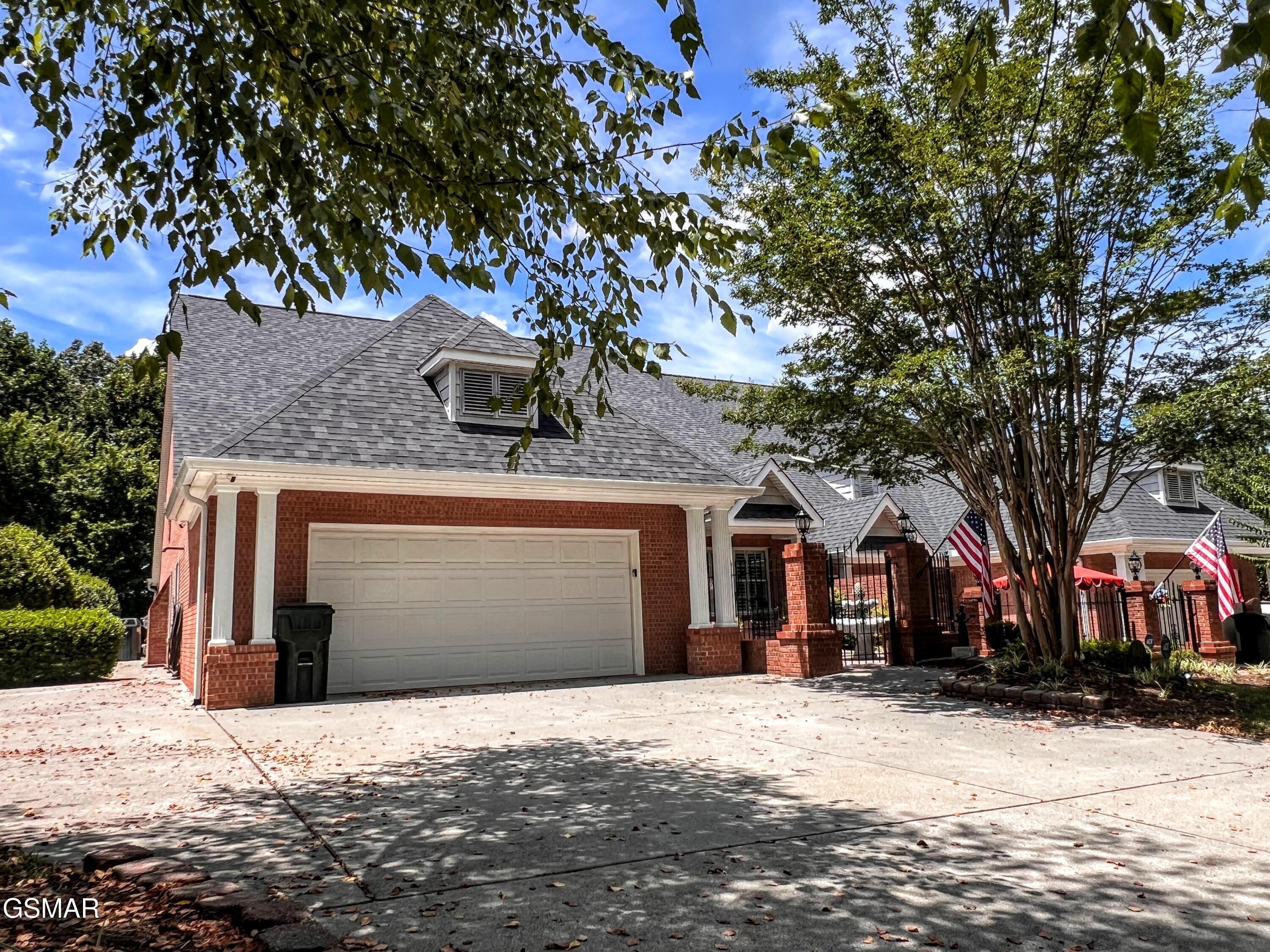 1042 Fine Glen Drive Sevierville TN 37862