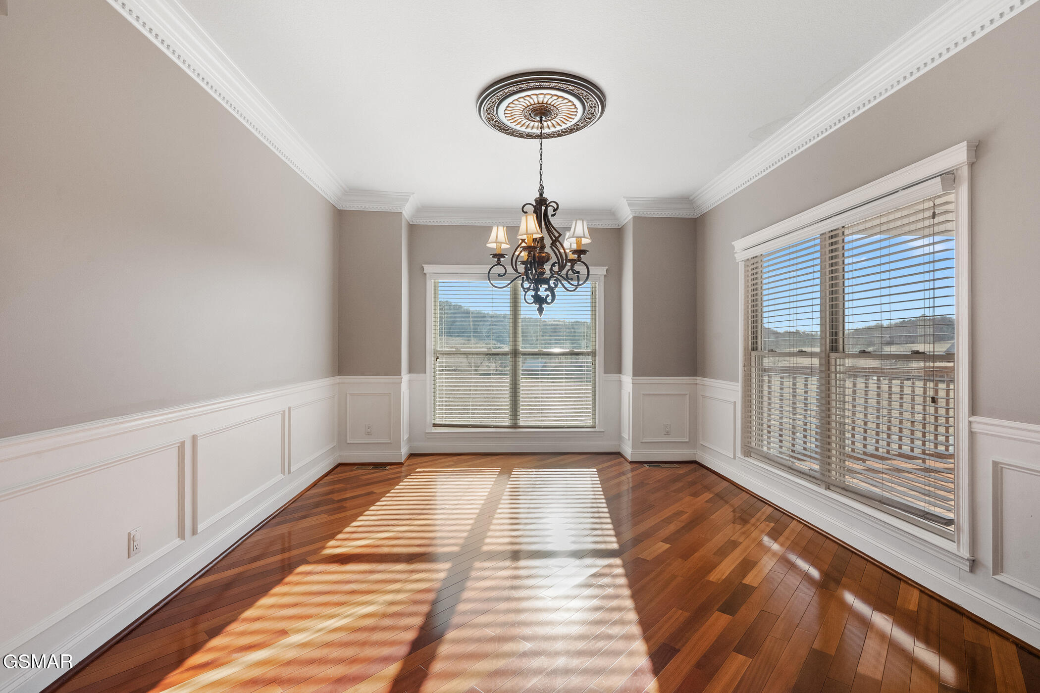 1811 Jordans Creek Way Sevierville TN 37876