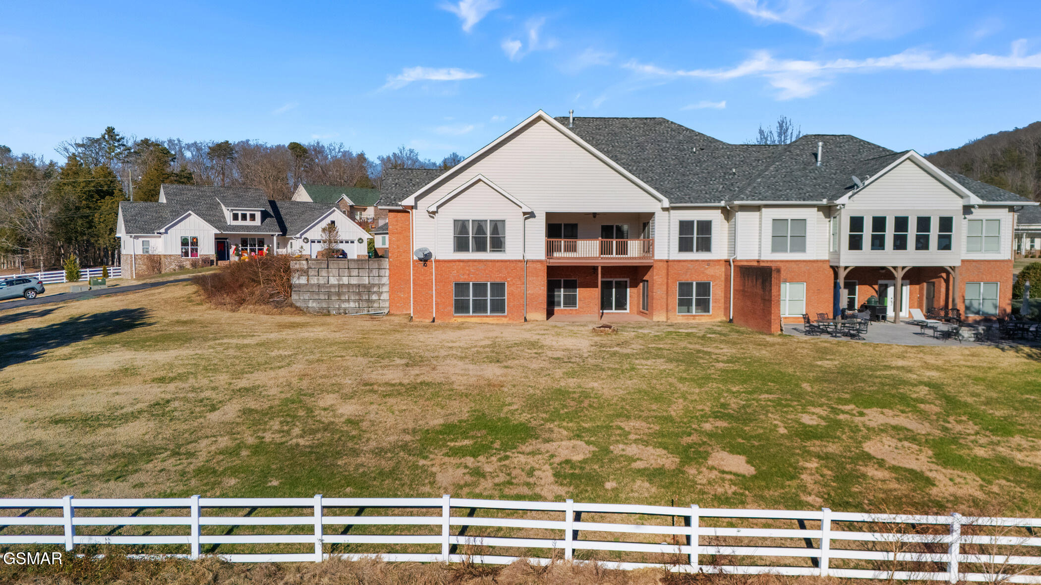 1811 Jordans Creek Way Sevierville TN 37876
