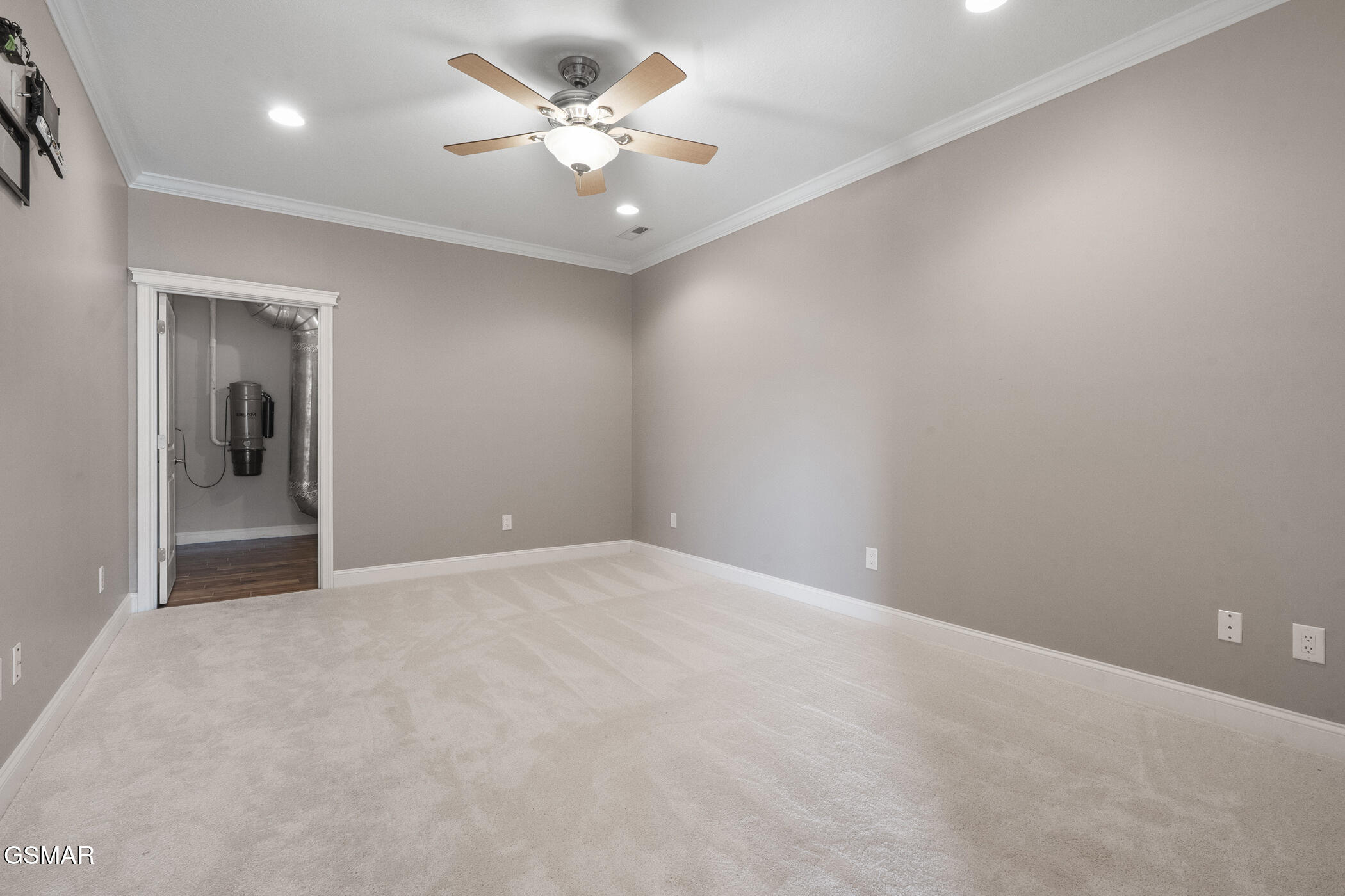 1811 Jordans Creek Way Sevierville TN 37876