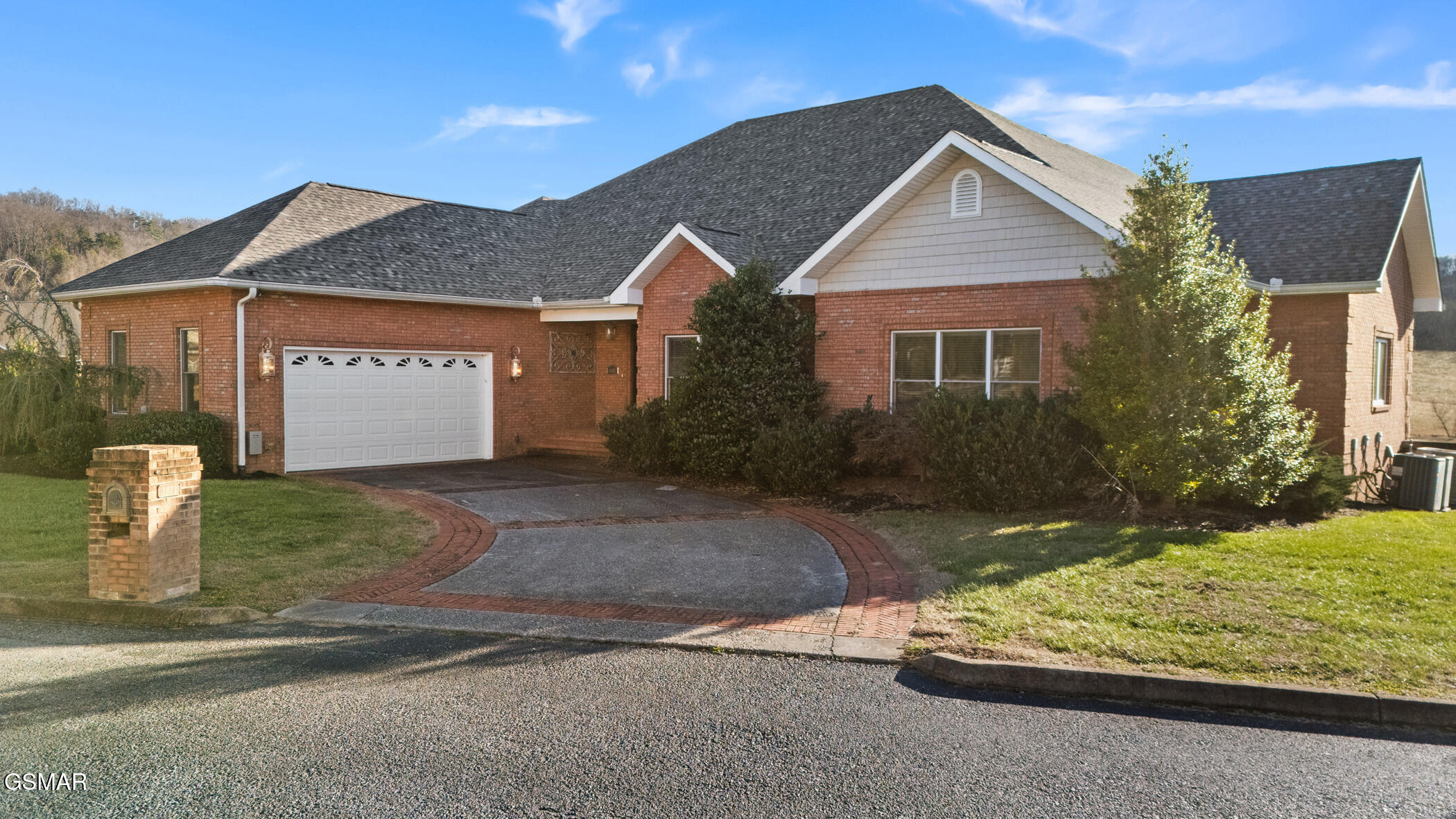 1811 Jordans Creek Way Sevierville TN 37876