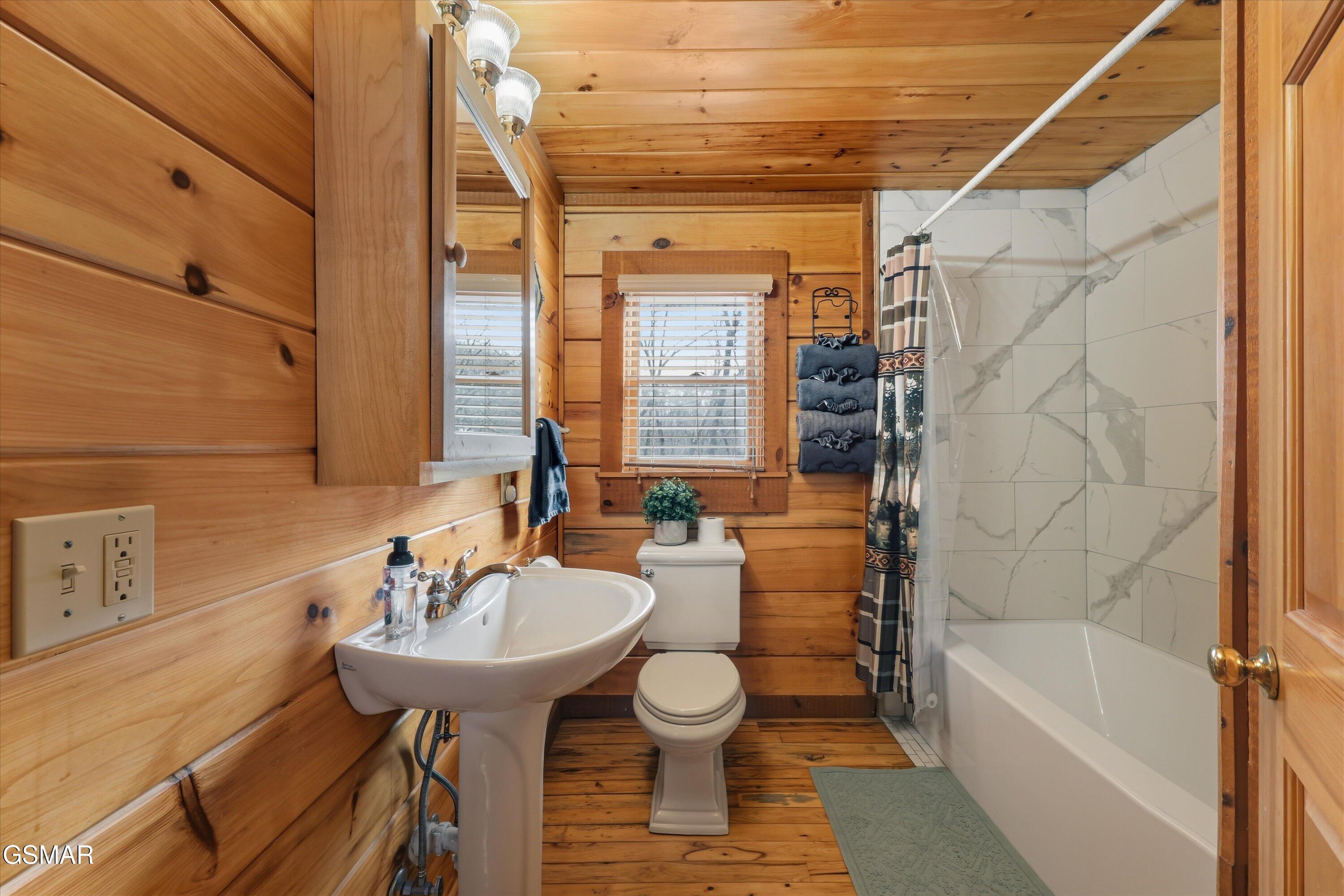 4224 Chamberlain Lane Sevierville TN 37862