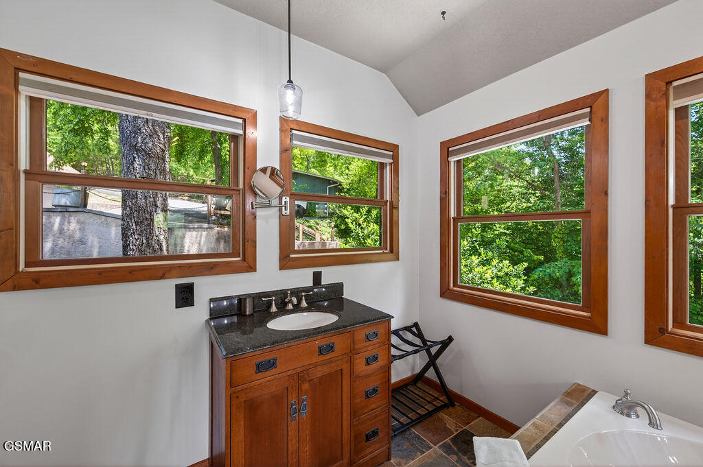 967 Scenic Trail Gatlinburg TN 37738