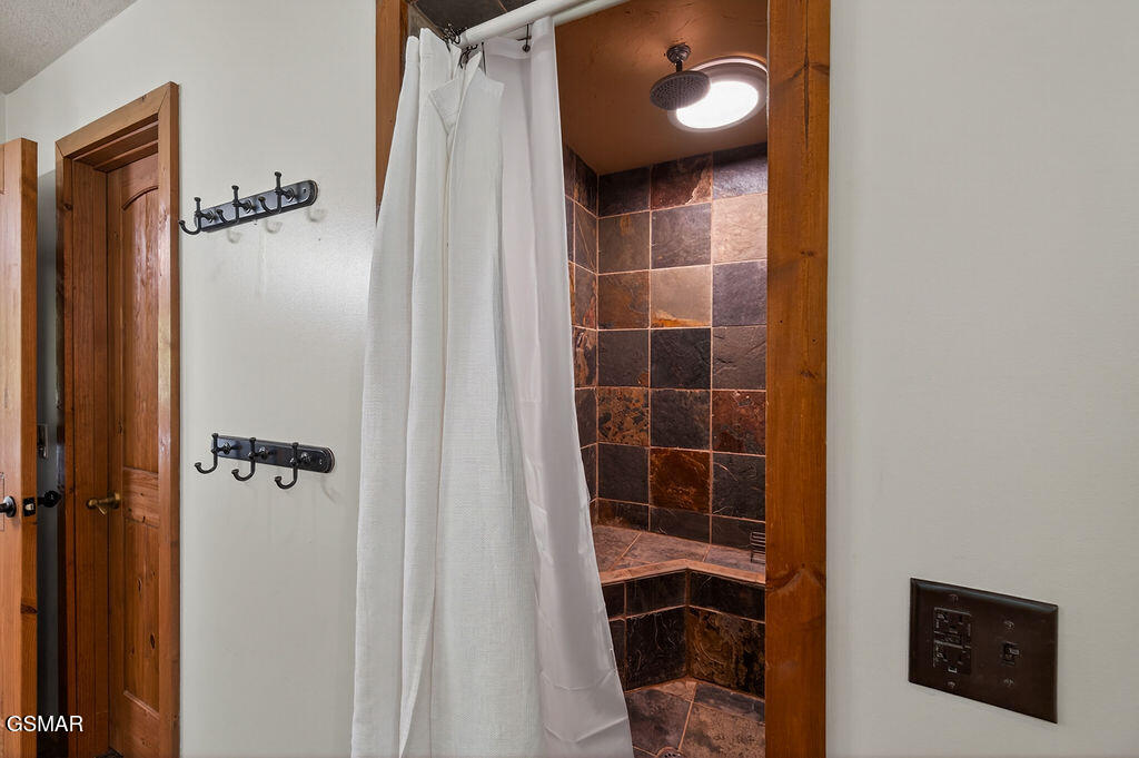 967 Scenic Trail Gatlinburg TN 37738