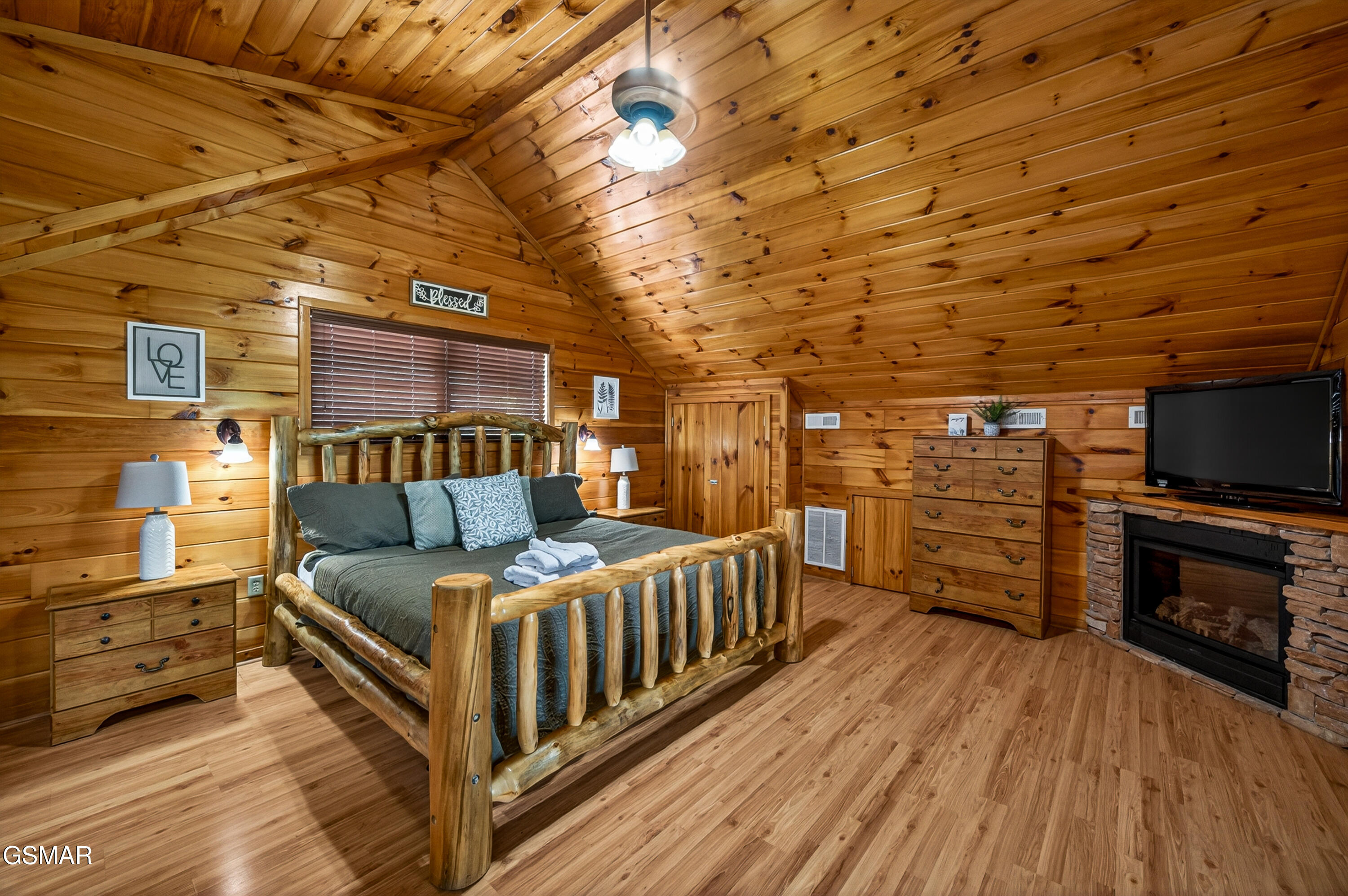 2428 Breezy Road Sevierville TN 37876