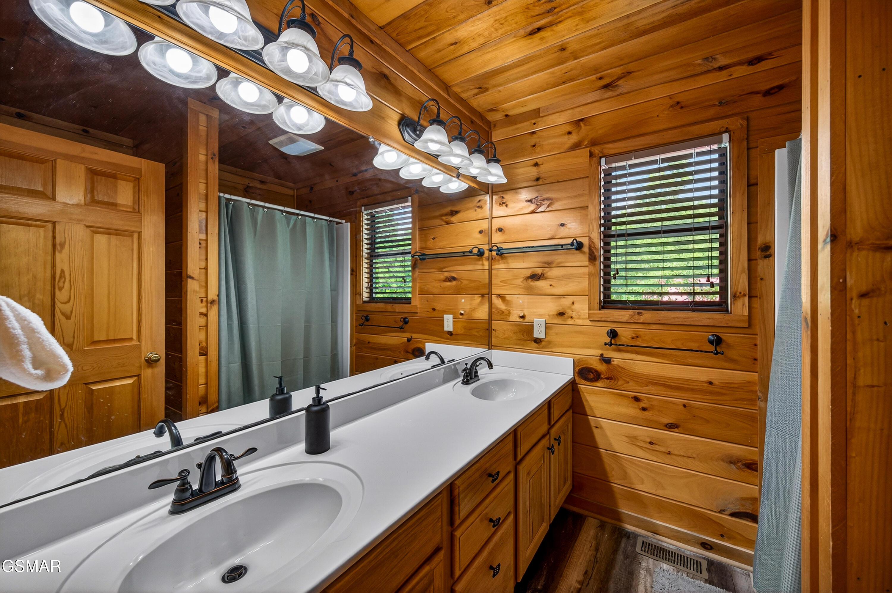 2428 Breezy Road Sevierville TN 37876
