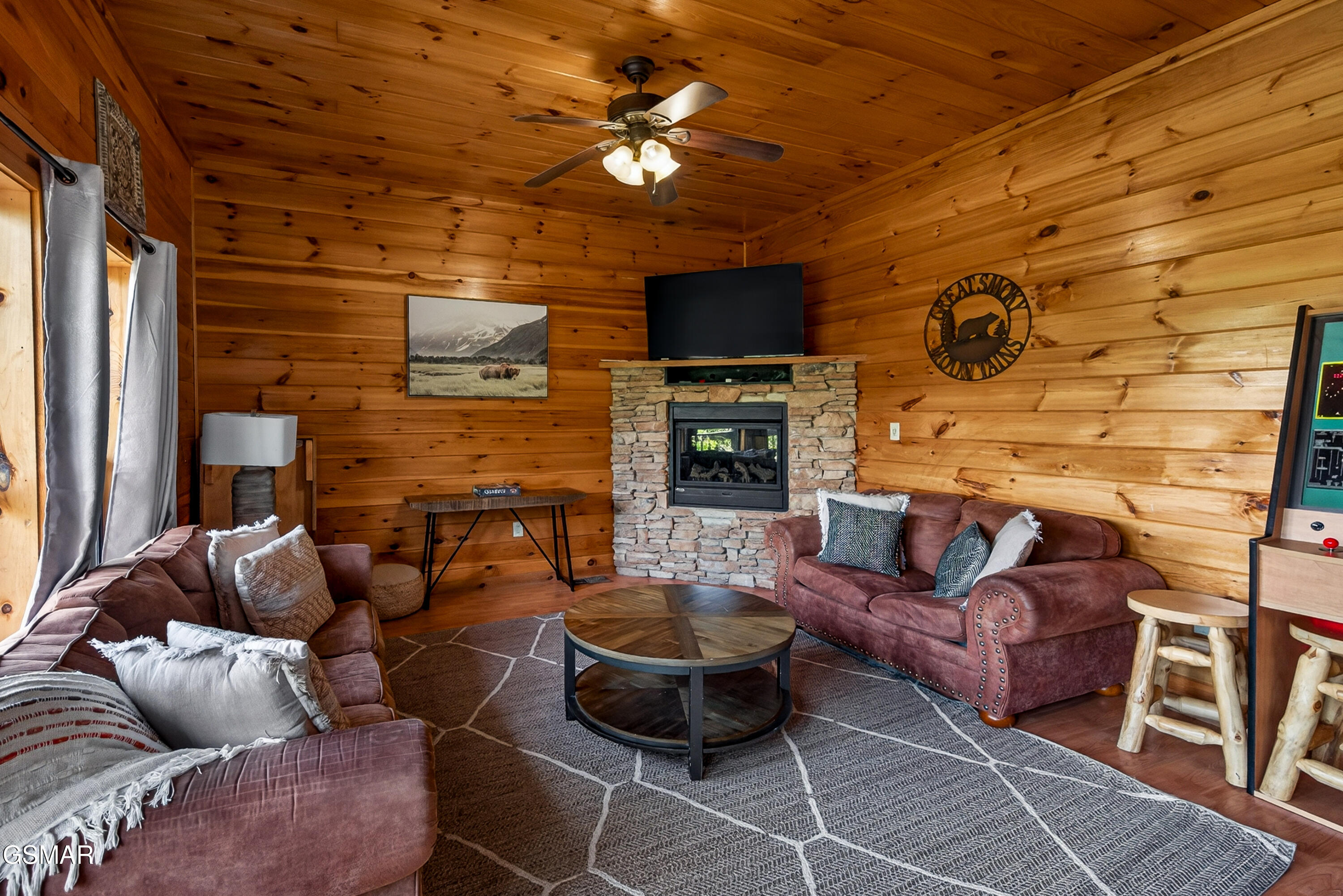 2428 Breezy Road Sevierville TN 37876