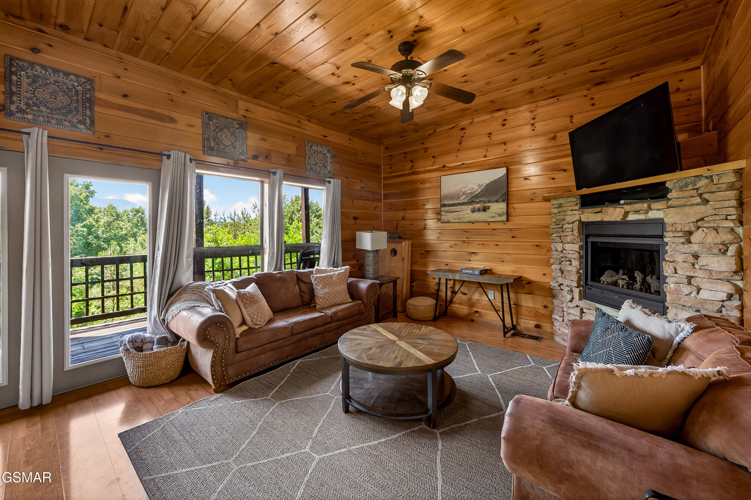 2428 Breezy Road Sevierville TN 37876