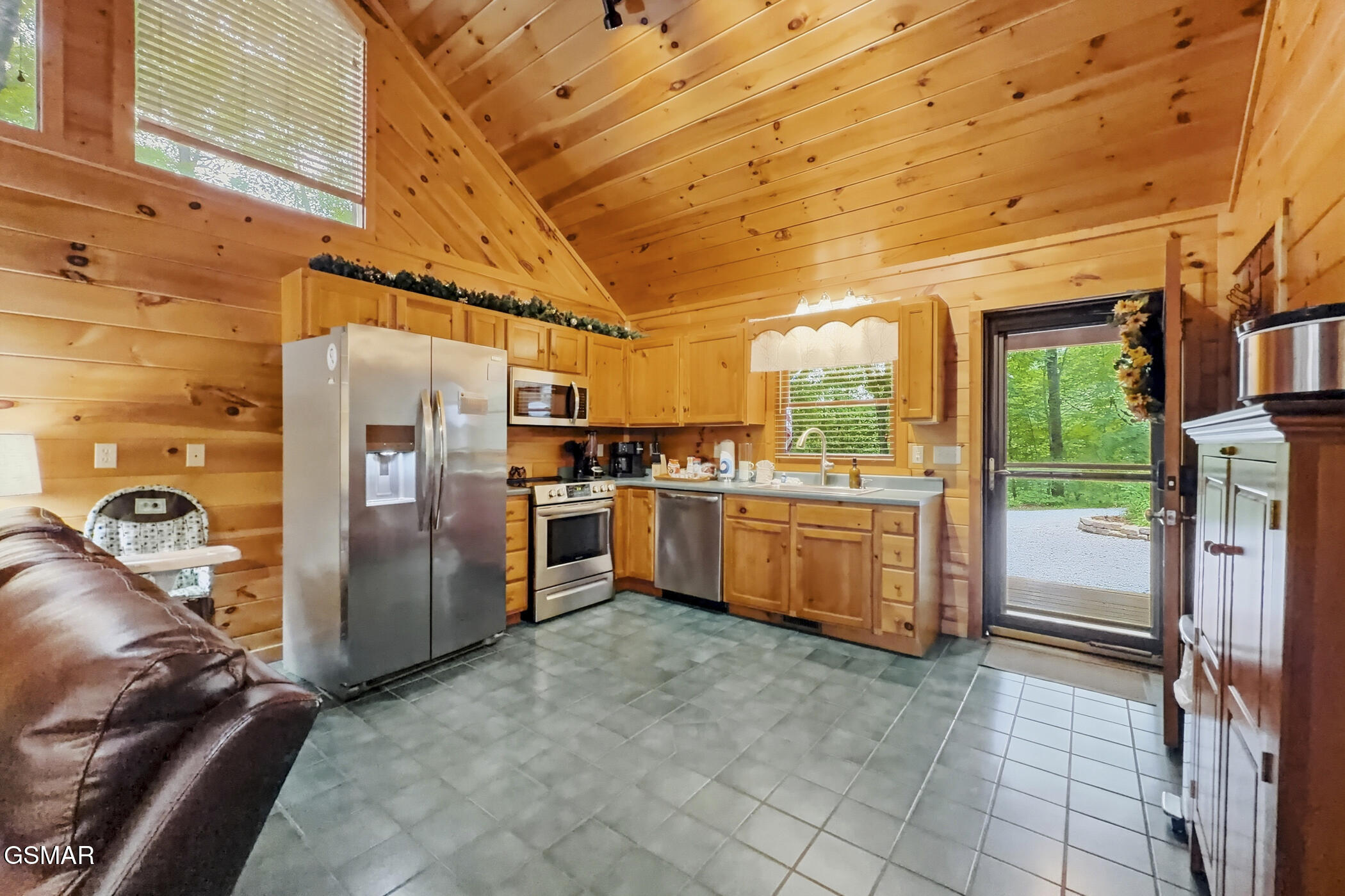 2015 Ridgecrest Loop Way Sevierville TN 37876