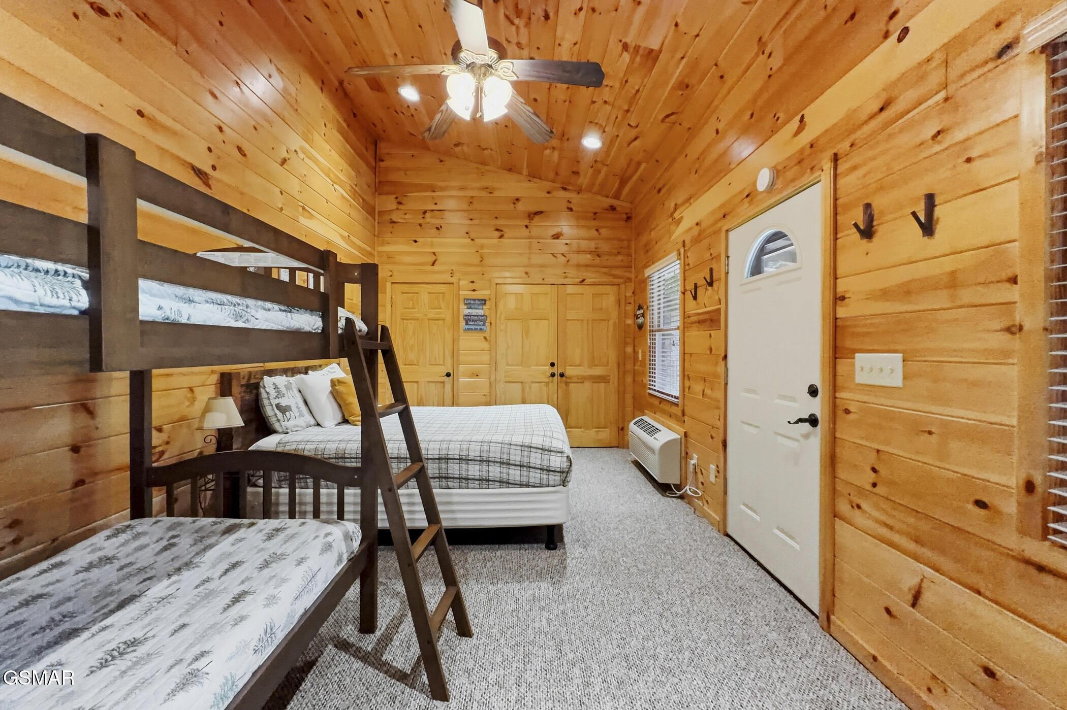2015 Ridgecrest Loop Way Sevierville TN 37876