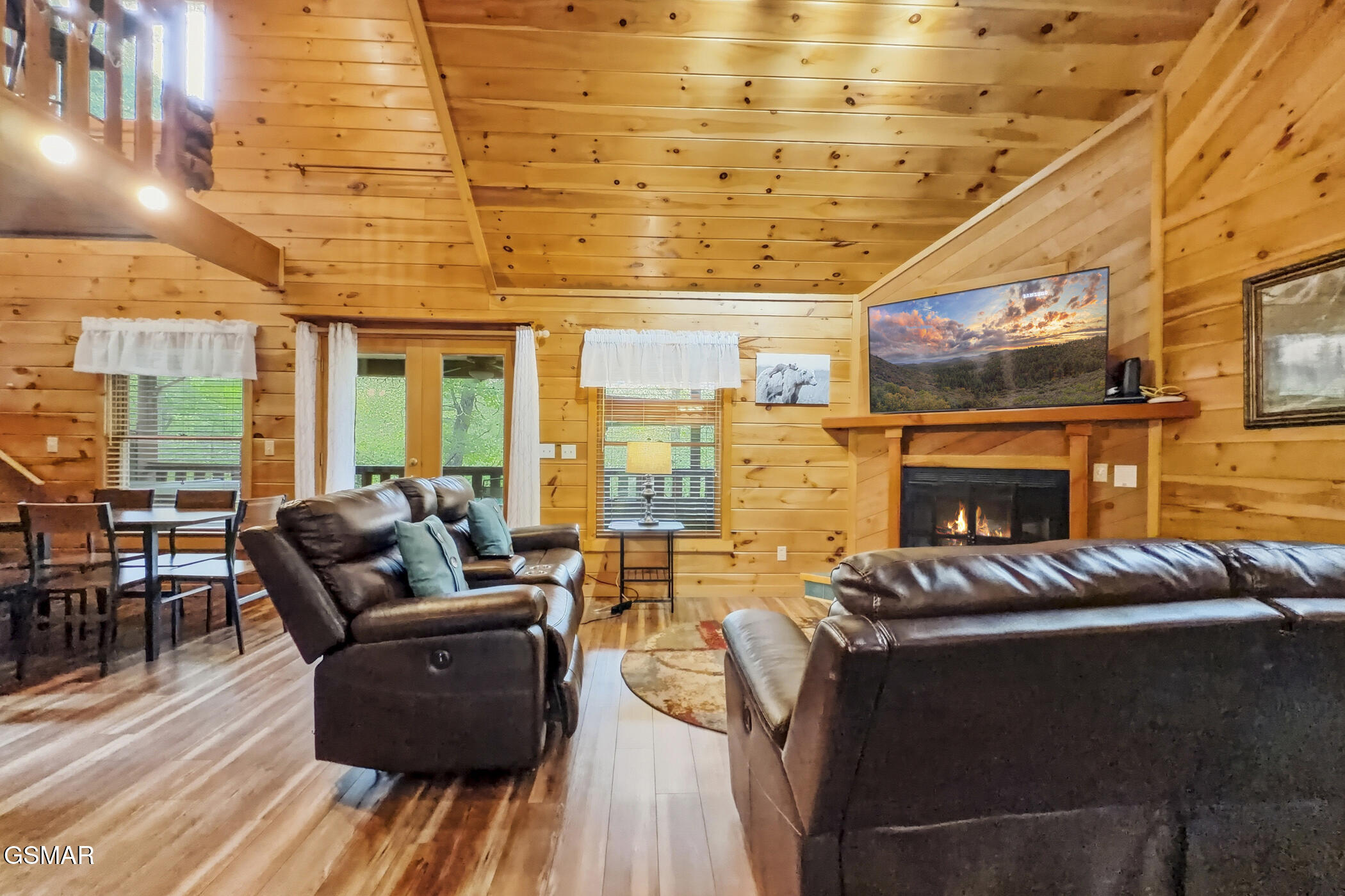 2015 Ridgecrest Loop Way Sevierville TN 37876