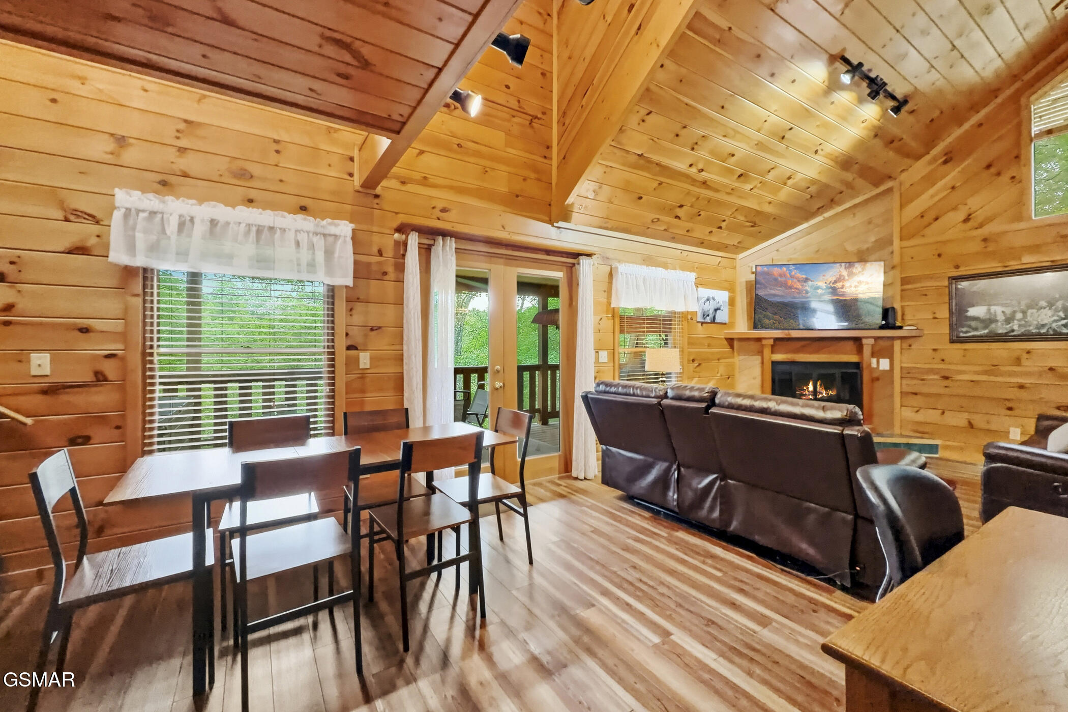 2015 Ridgecrest Loop Way Sevierville TN 37876