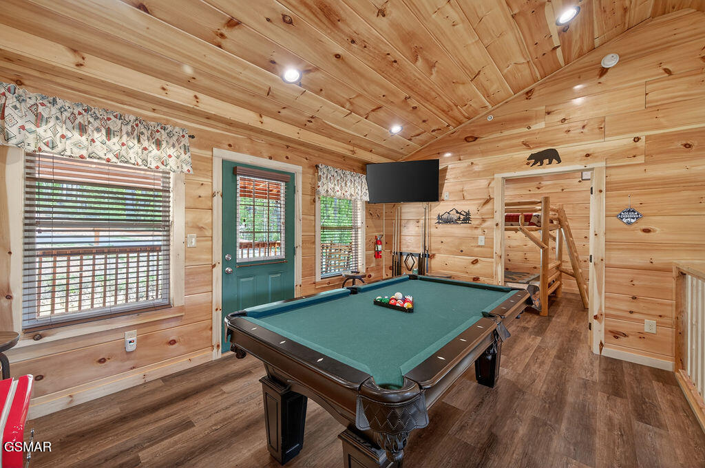 826 String Run Way Pigeon Forge TN 37863
