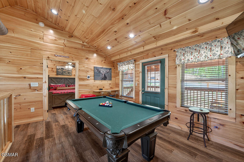 826 String Run Way Pigeon Forge TN 37863