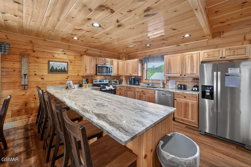 826 String Run Way Pigeon Forge TN 37863