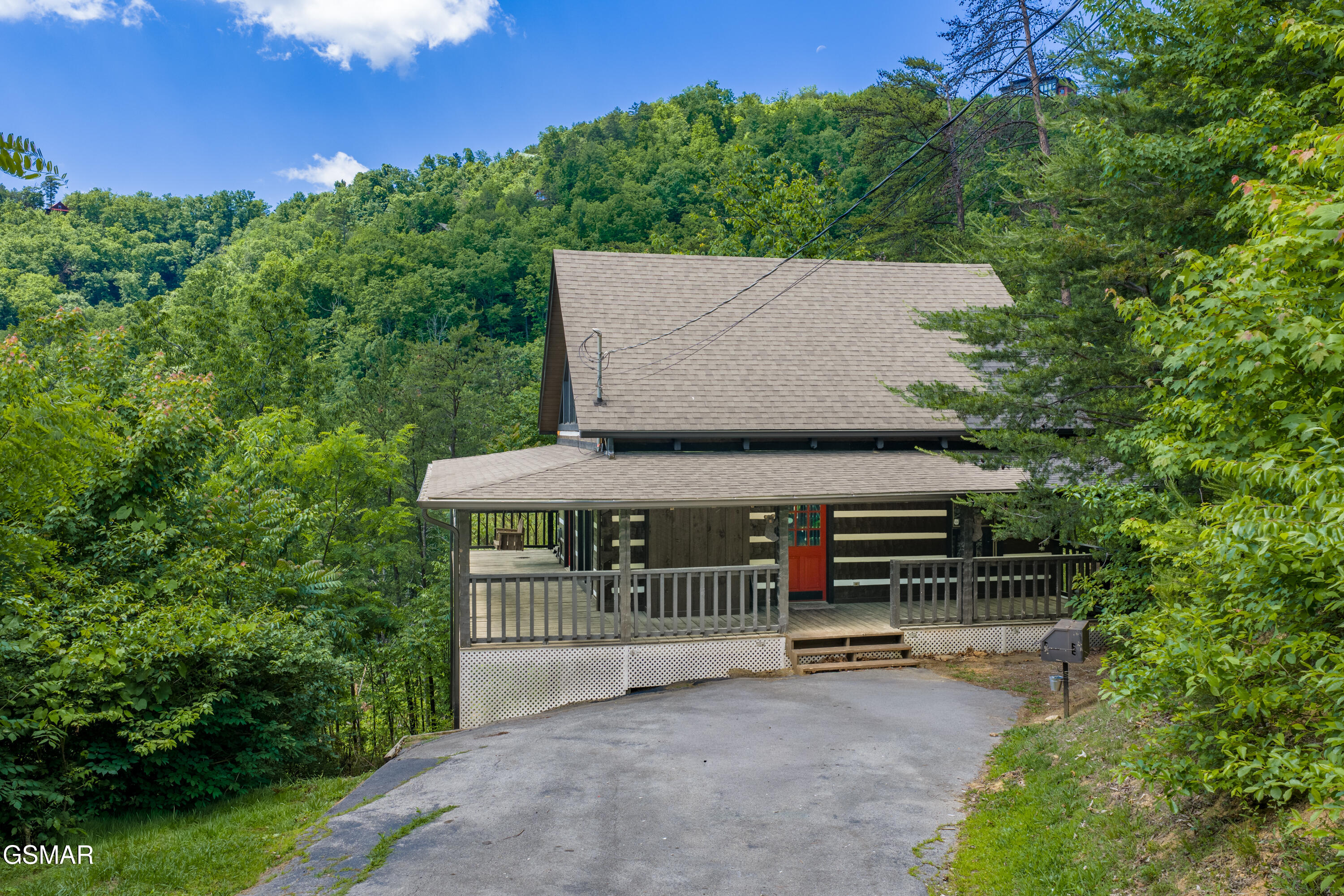 2133 Rising Fawn Way Sevierville TN 37876