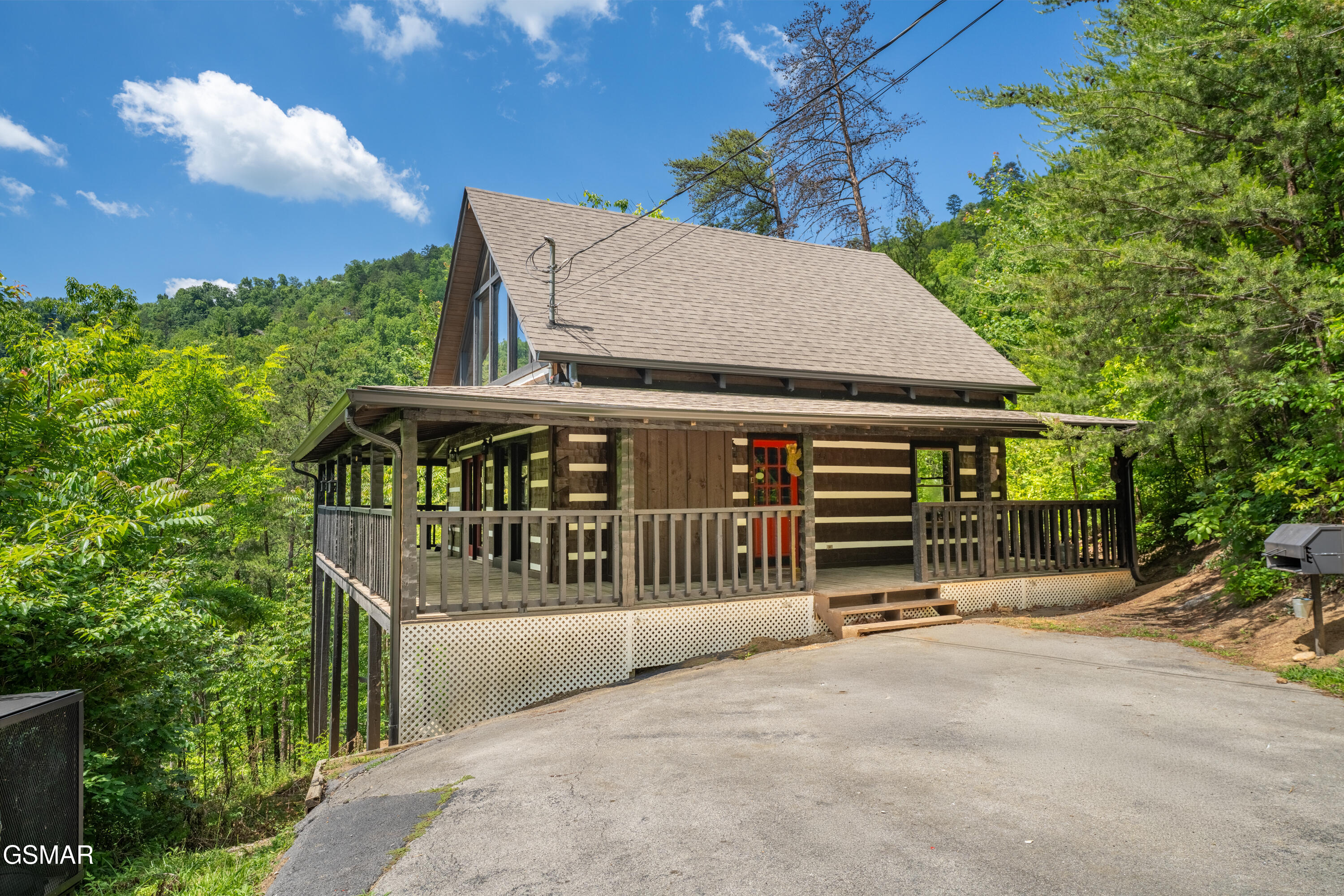 2133 Rising Fawn Way Sevierville TN 37876