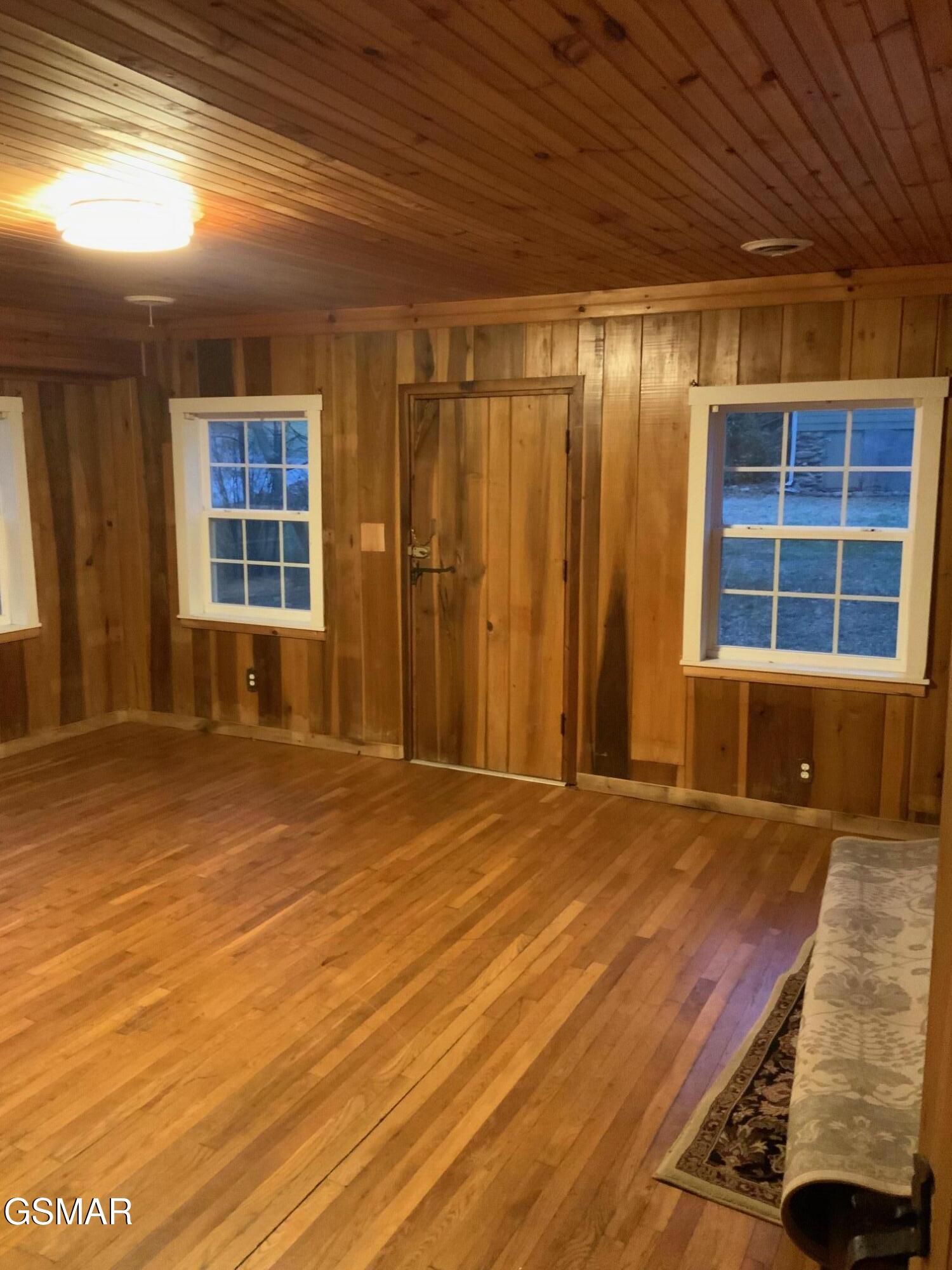 517 Laurel Avenue Gatlinburg TN 37738