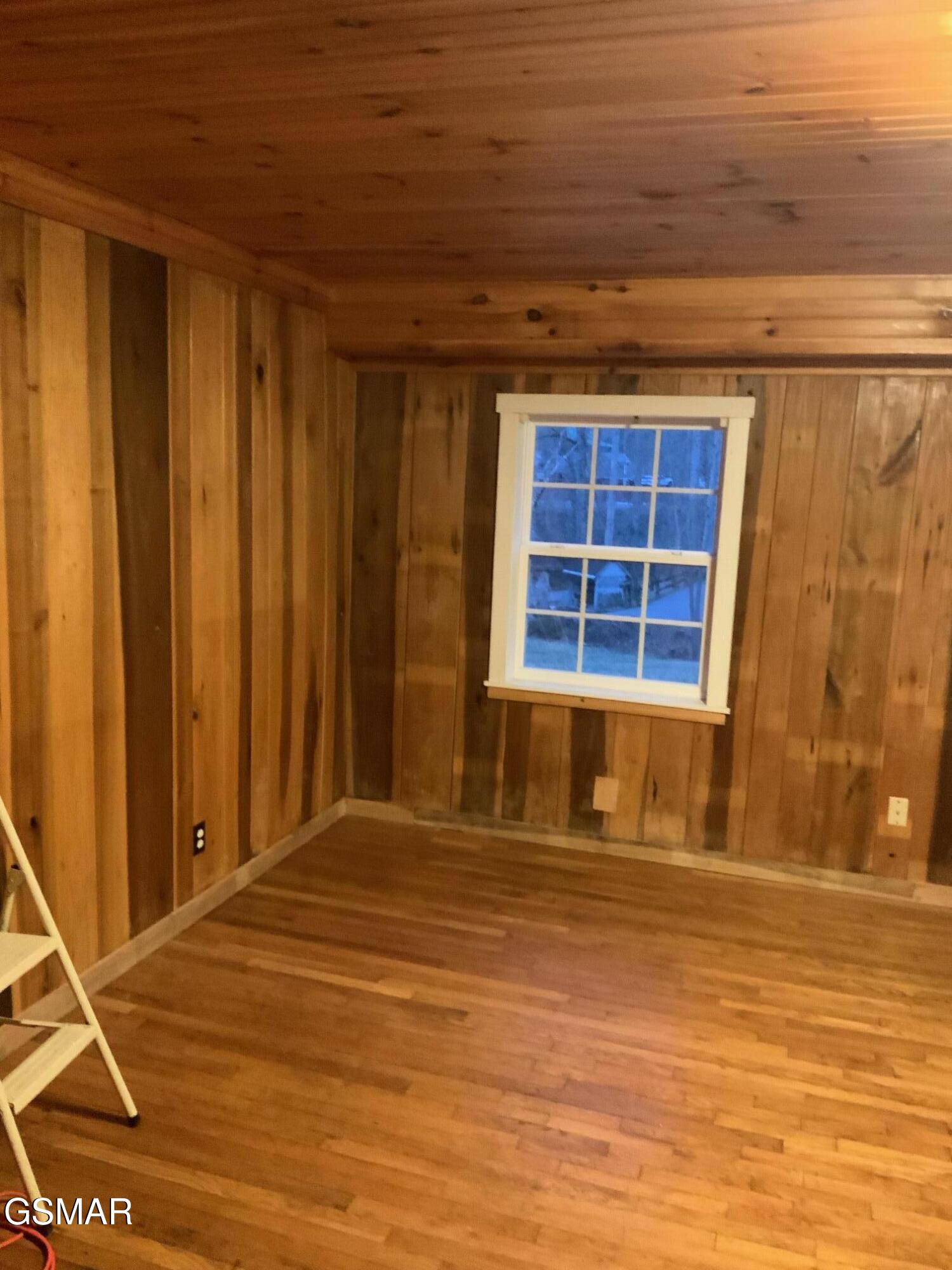 517 Laurel Avenue Gatlinburg TN 37738