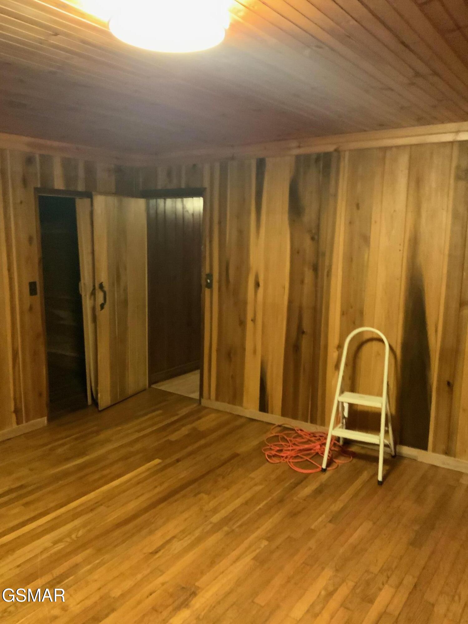 517 Laurel Avenue Gatlinburg TN 37738