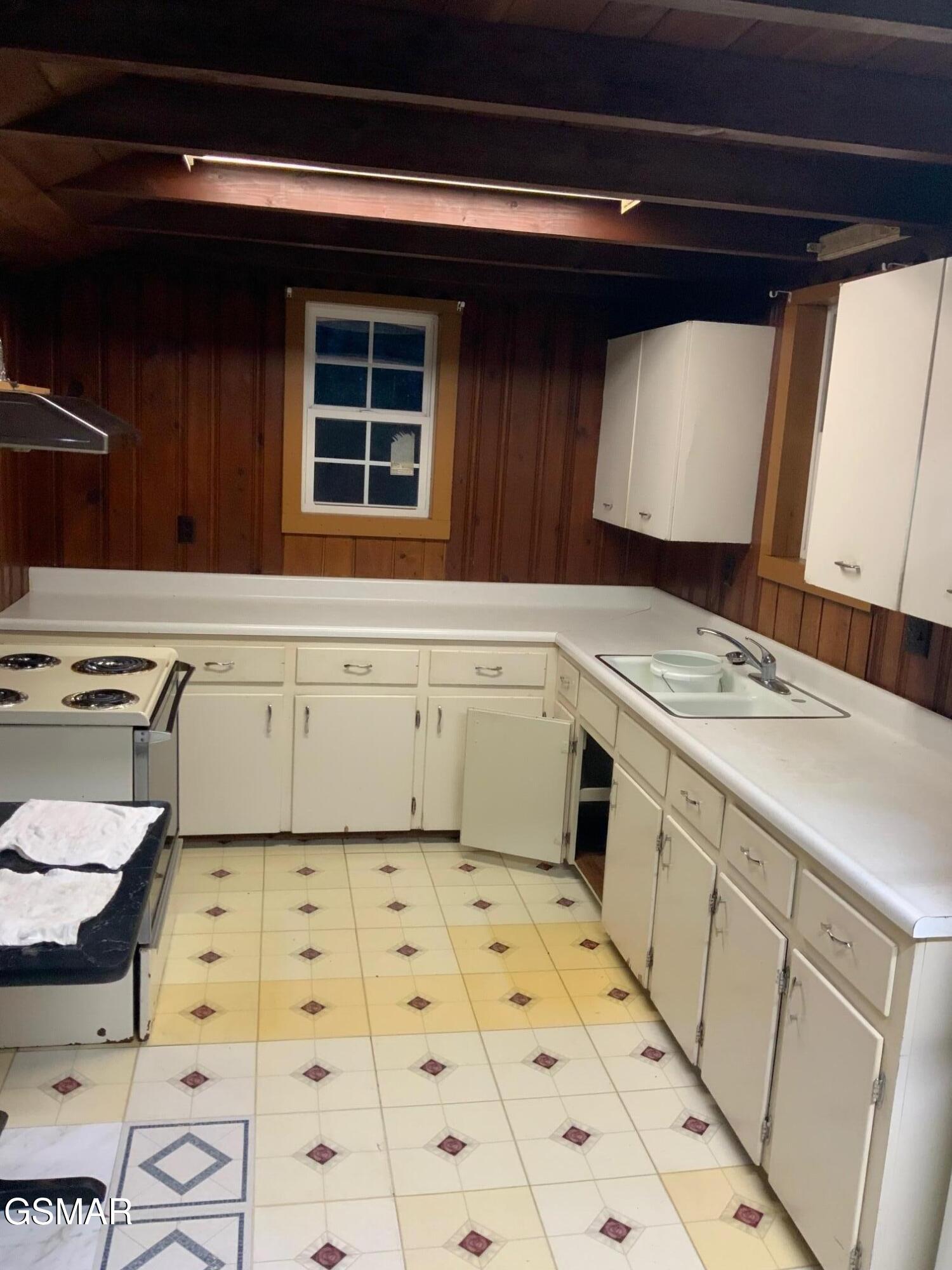 517 Laurel Avenue Gatlinburg TN 37738