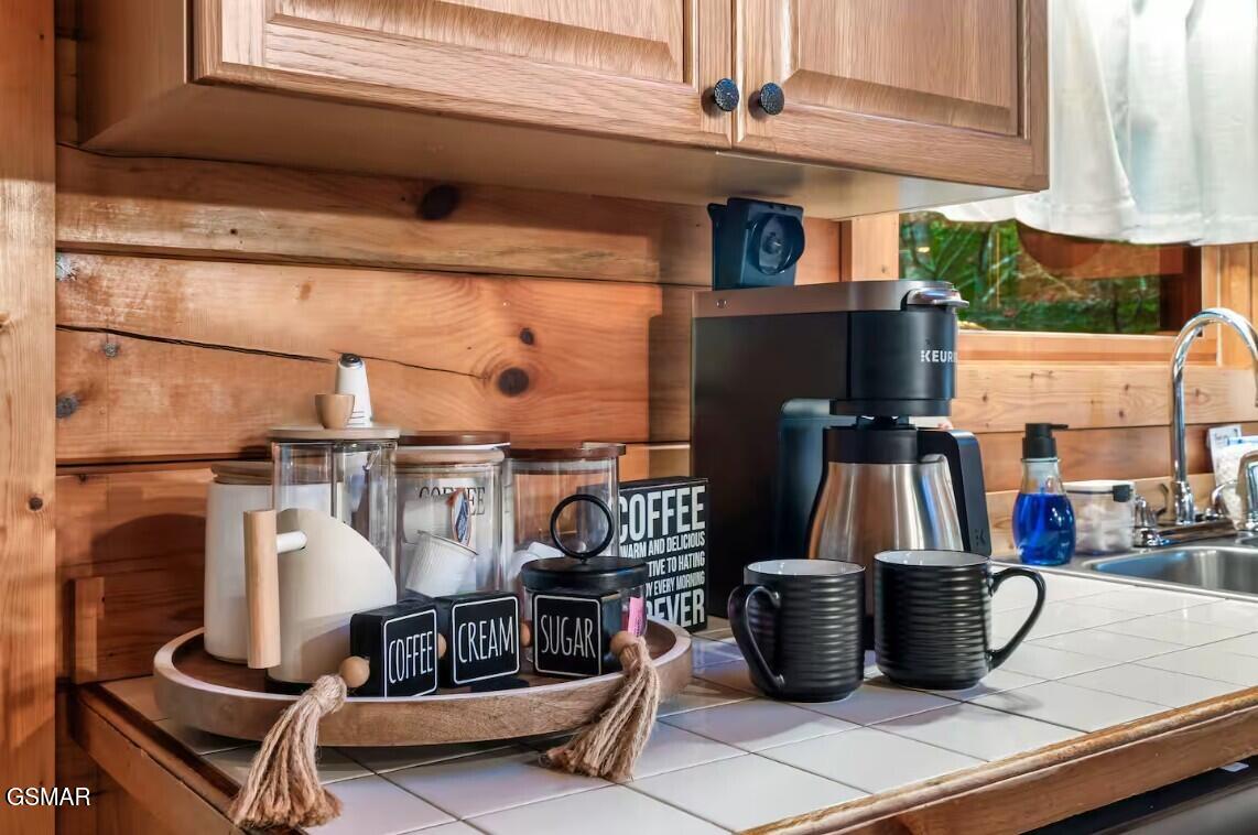 1637 Majestic Oak Way Sevierville TN 37876