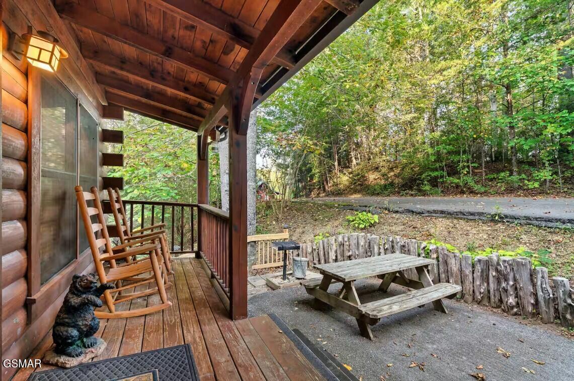 1637 Majestic Oak Way Sevierville TN 37876