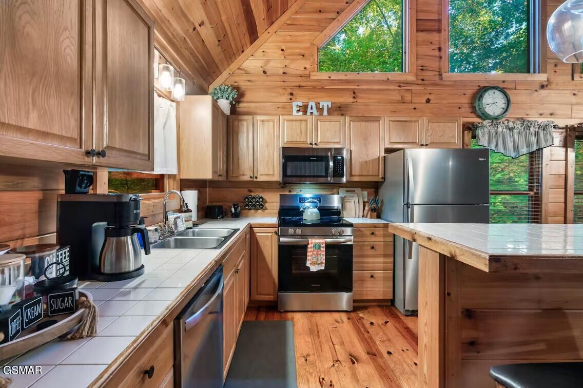 1637 Majestic Oak Way Sevierville TN 37876