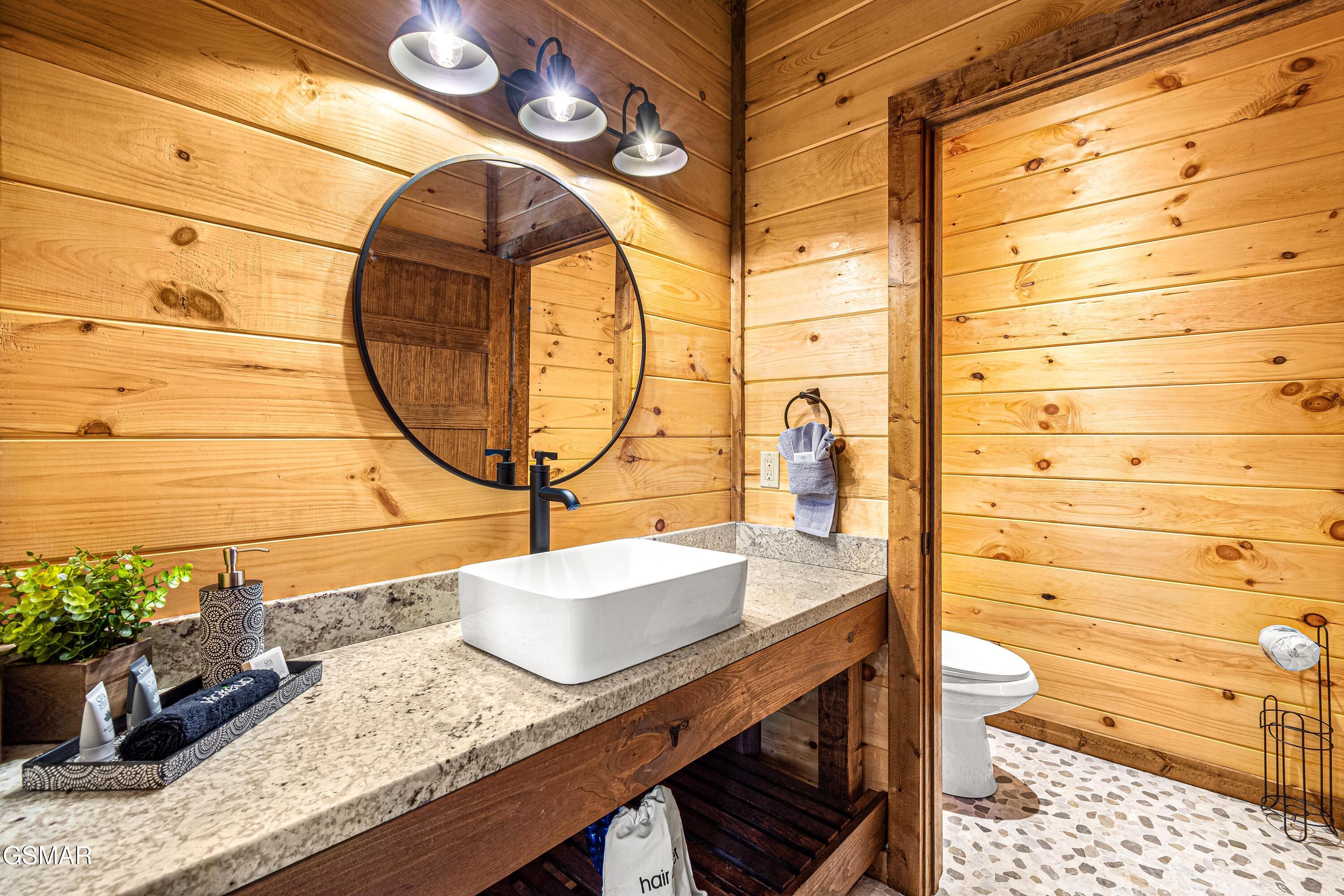2450 Sunset Road Sevierville TN 37876