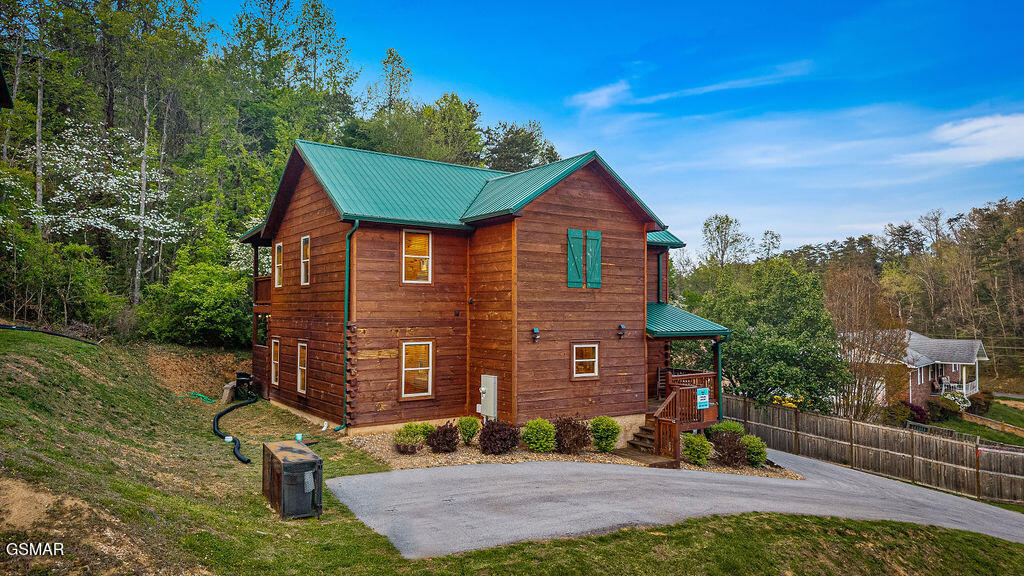 2918 Fiddlers Creek Way Pigeon Forge TN 37863