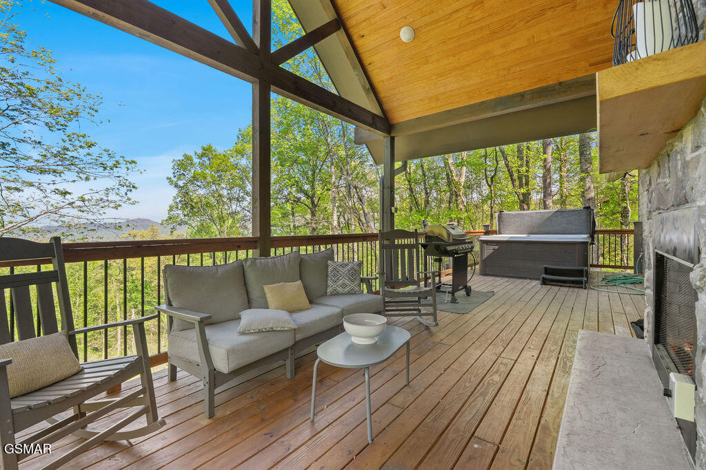 4163 Burning Tree Lane Sevierville TN 37862