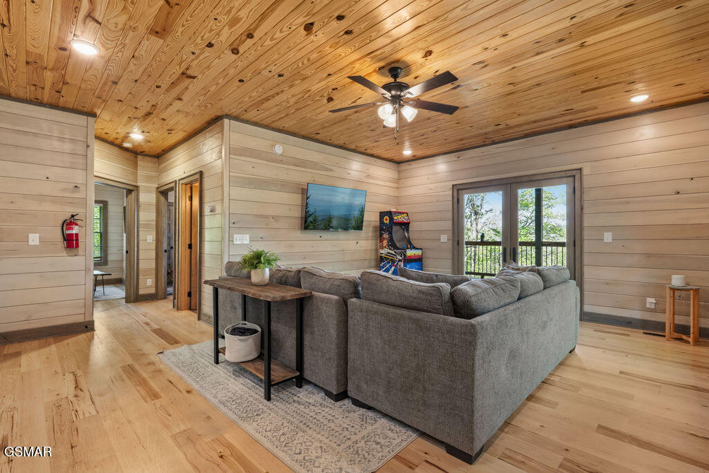 4163 Burning Tree Lane Sevierville TN 37862