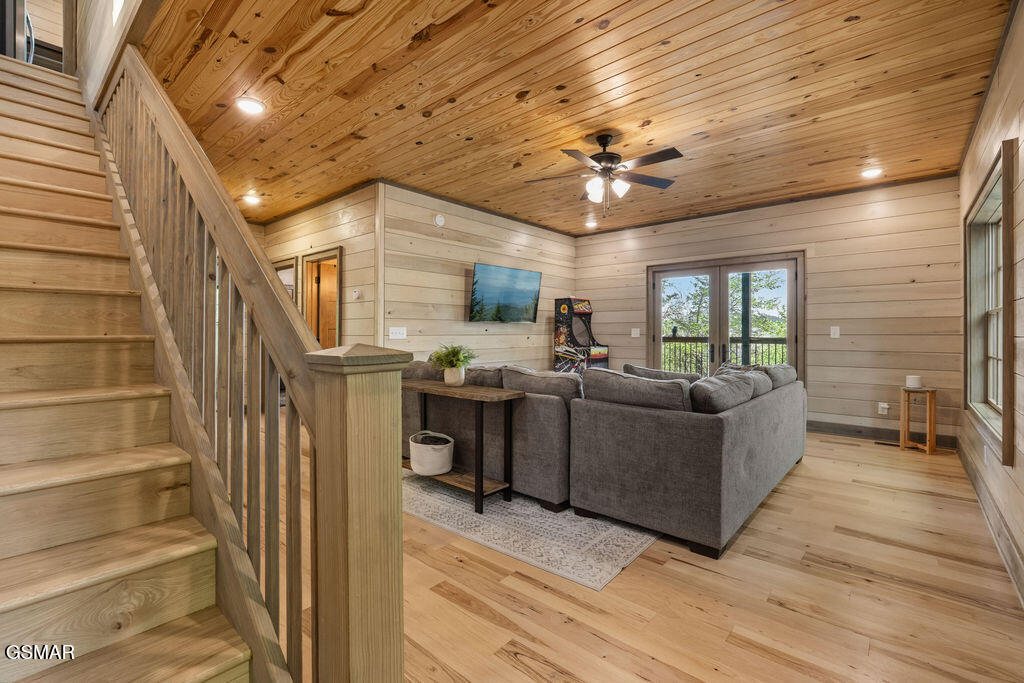 4163 Burning Tree Lane Sevierville TN 37862