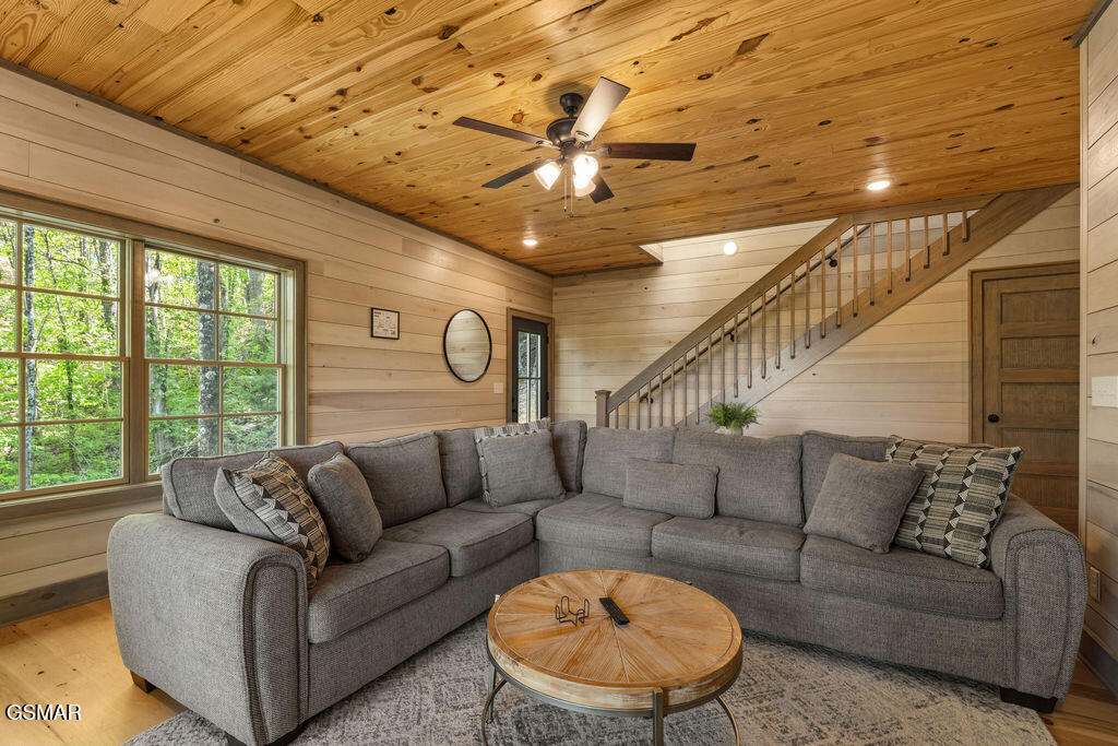 4163 Burning Tree Lane Sevierville TN 37862