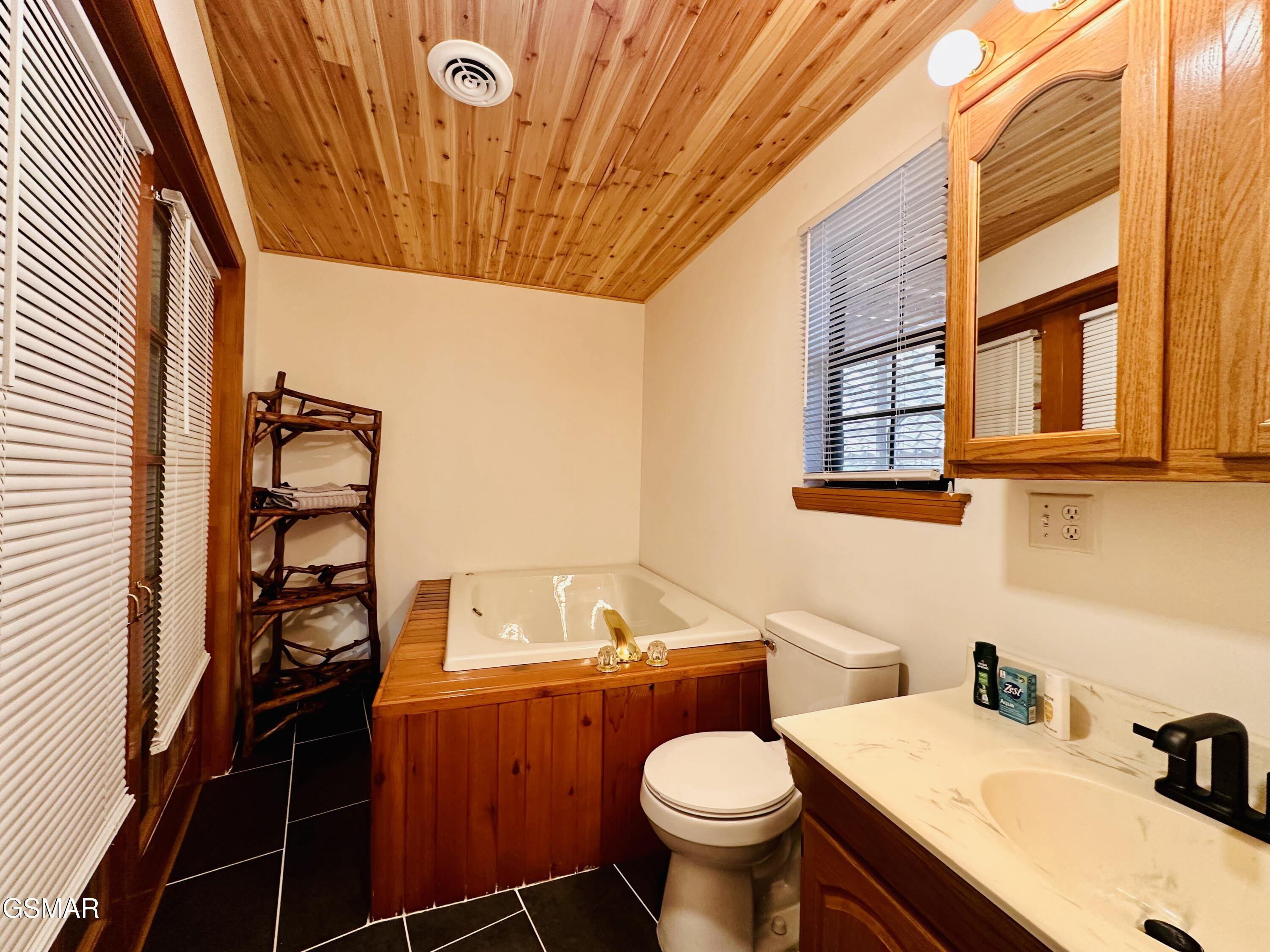 2255 Spence Mountain Loop Sevierville TN 37876