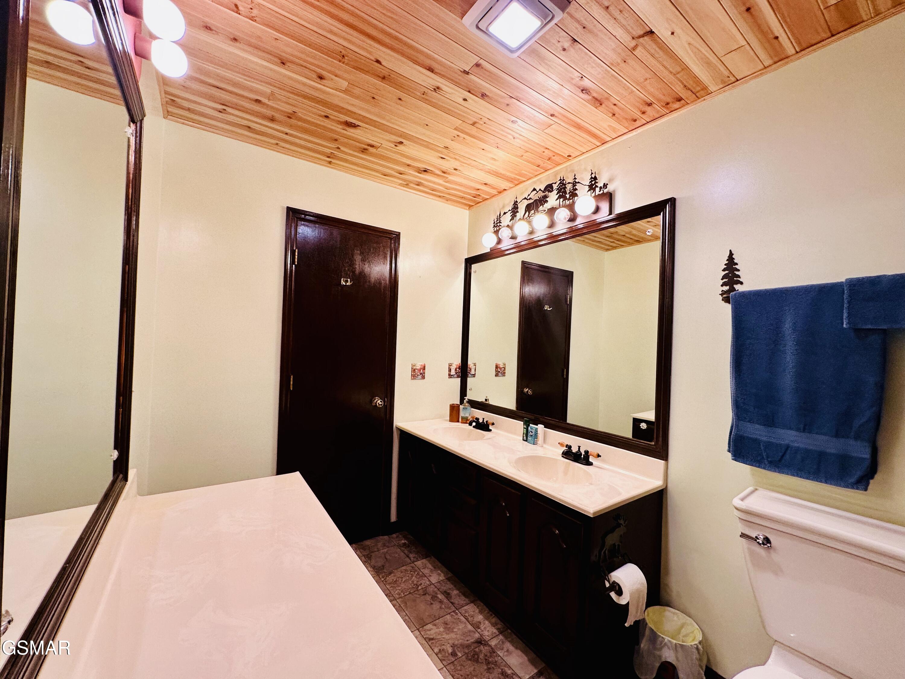 2255 Spence Mountain Loop Sevierville TN 37876