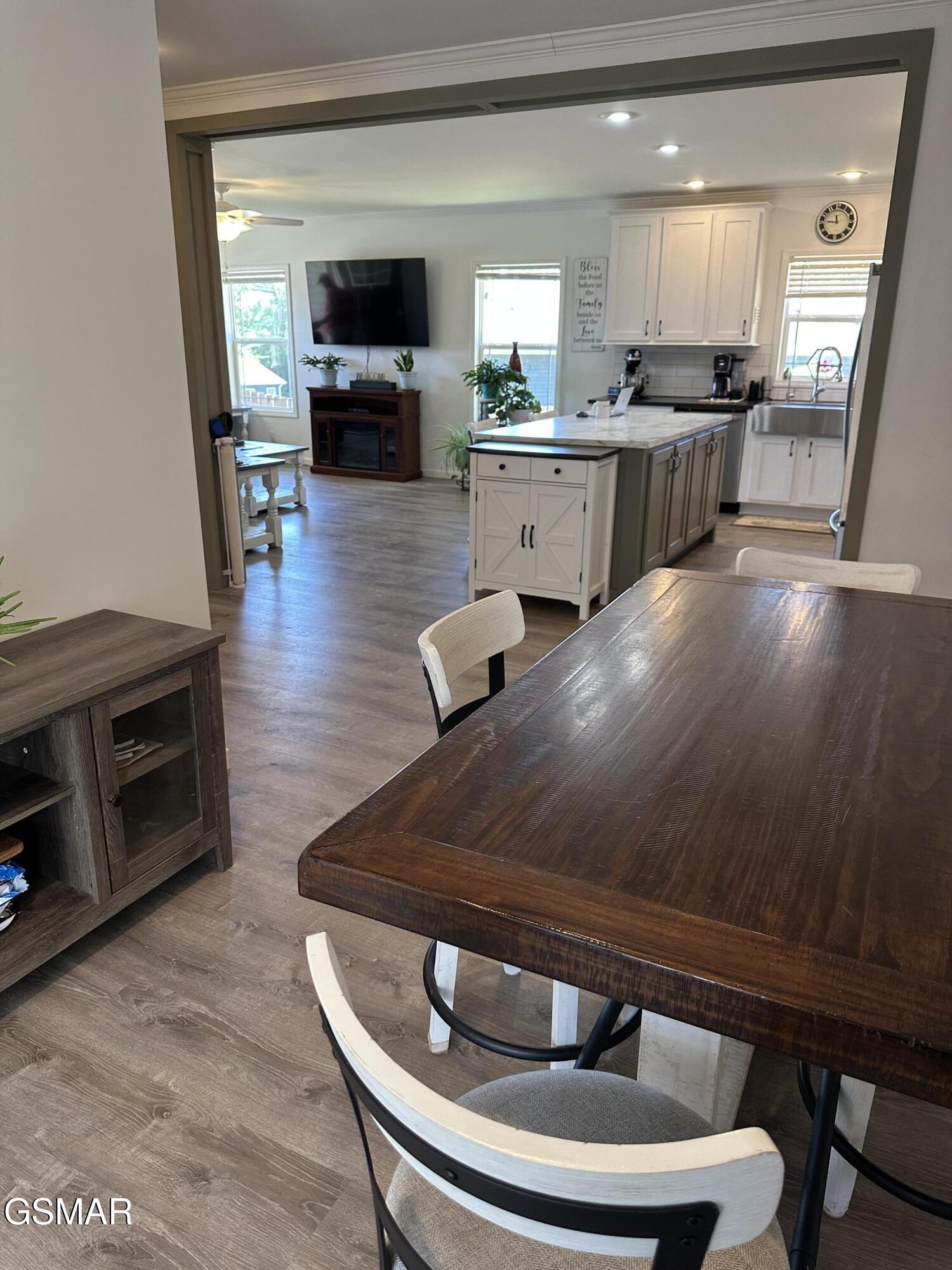 359 Garden Lane Dandridge TN 37725