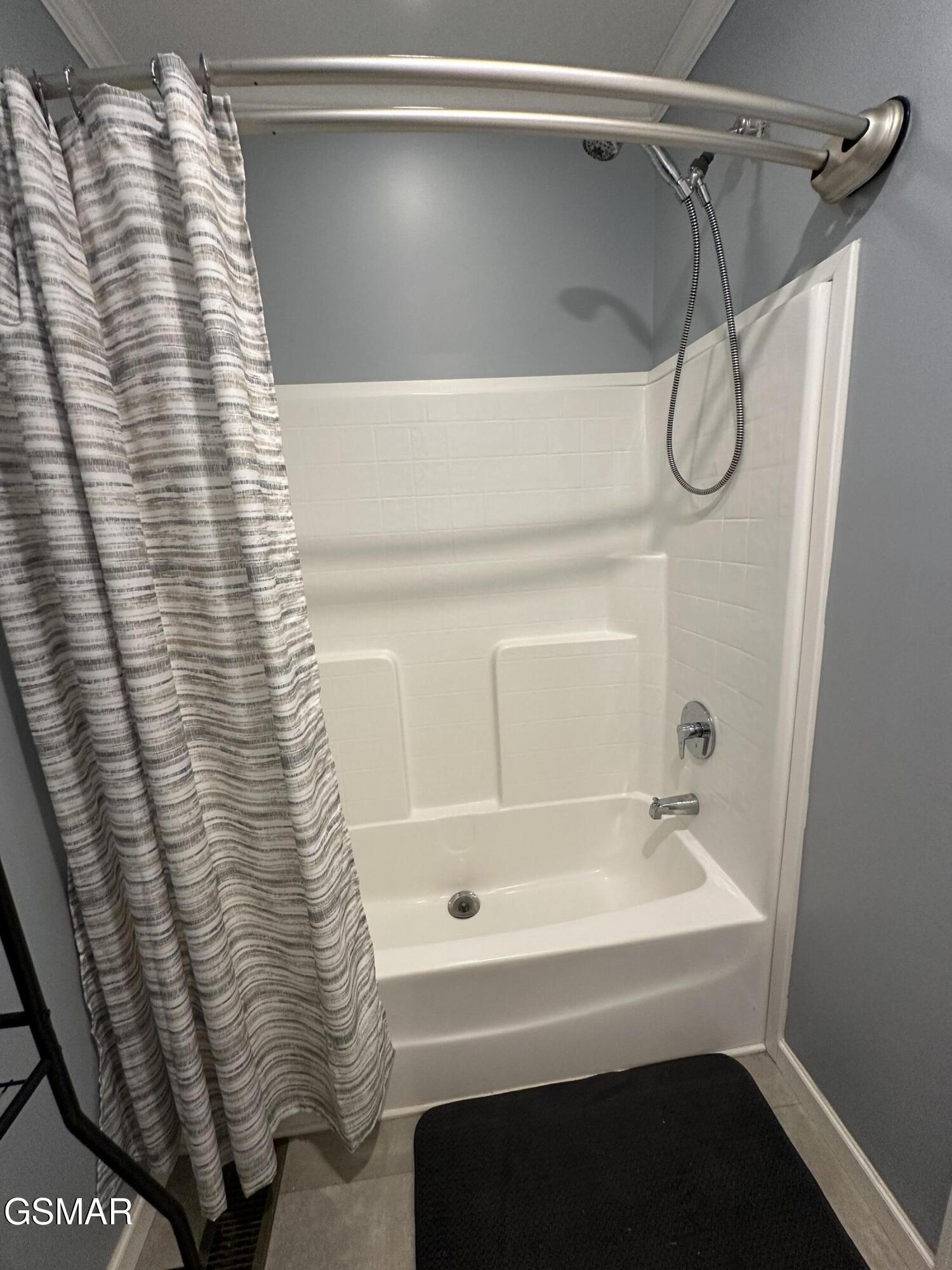 359 Garden Lane Dandridge TN 37725