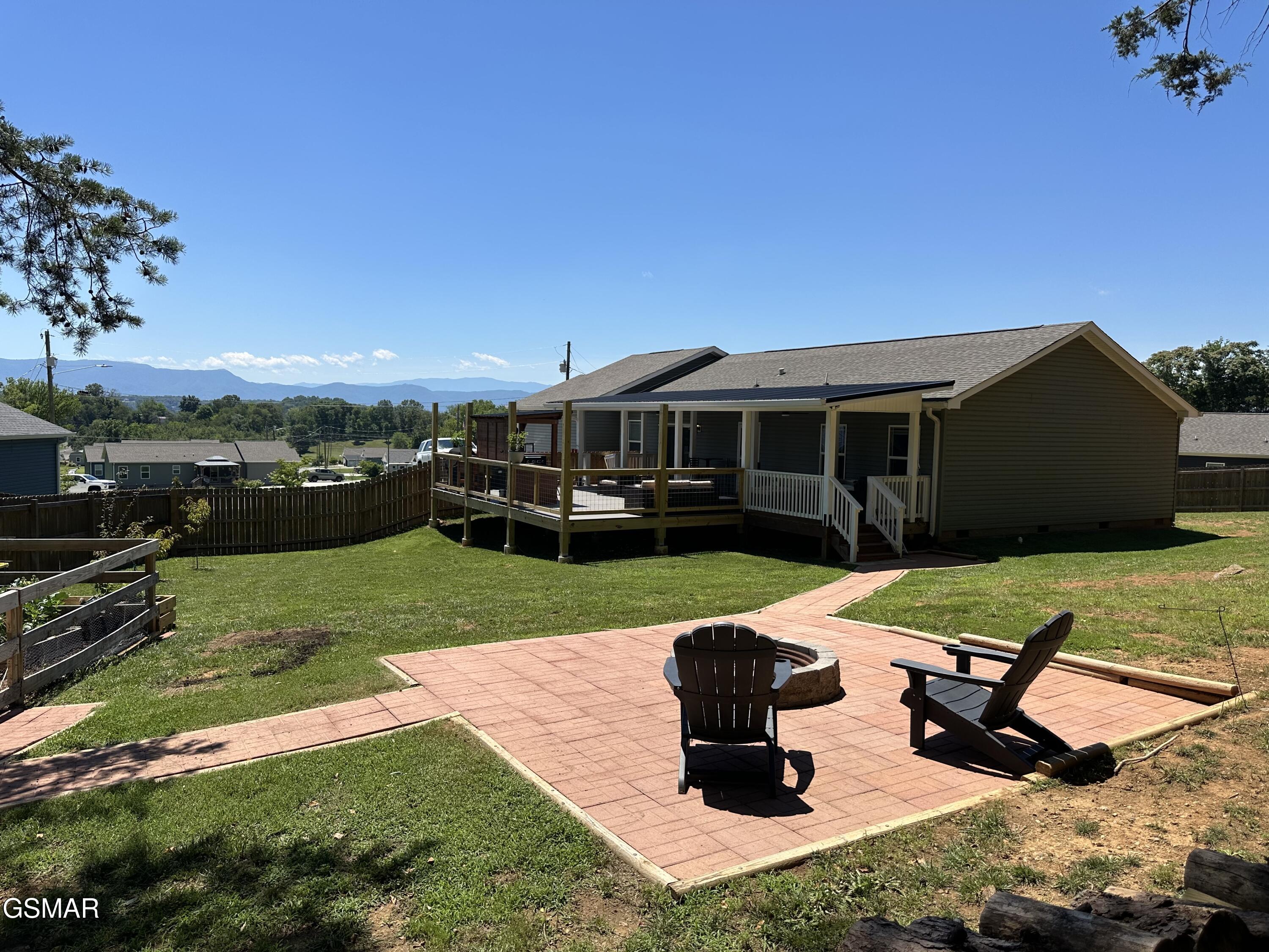 359 Garden Lane Dandridge TN 37725