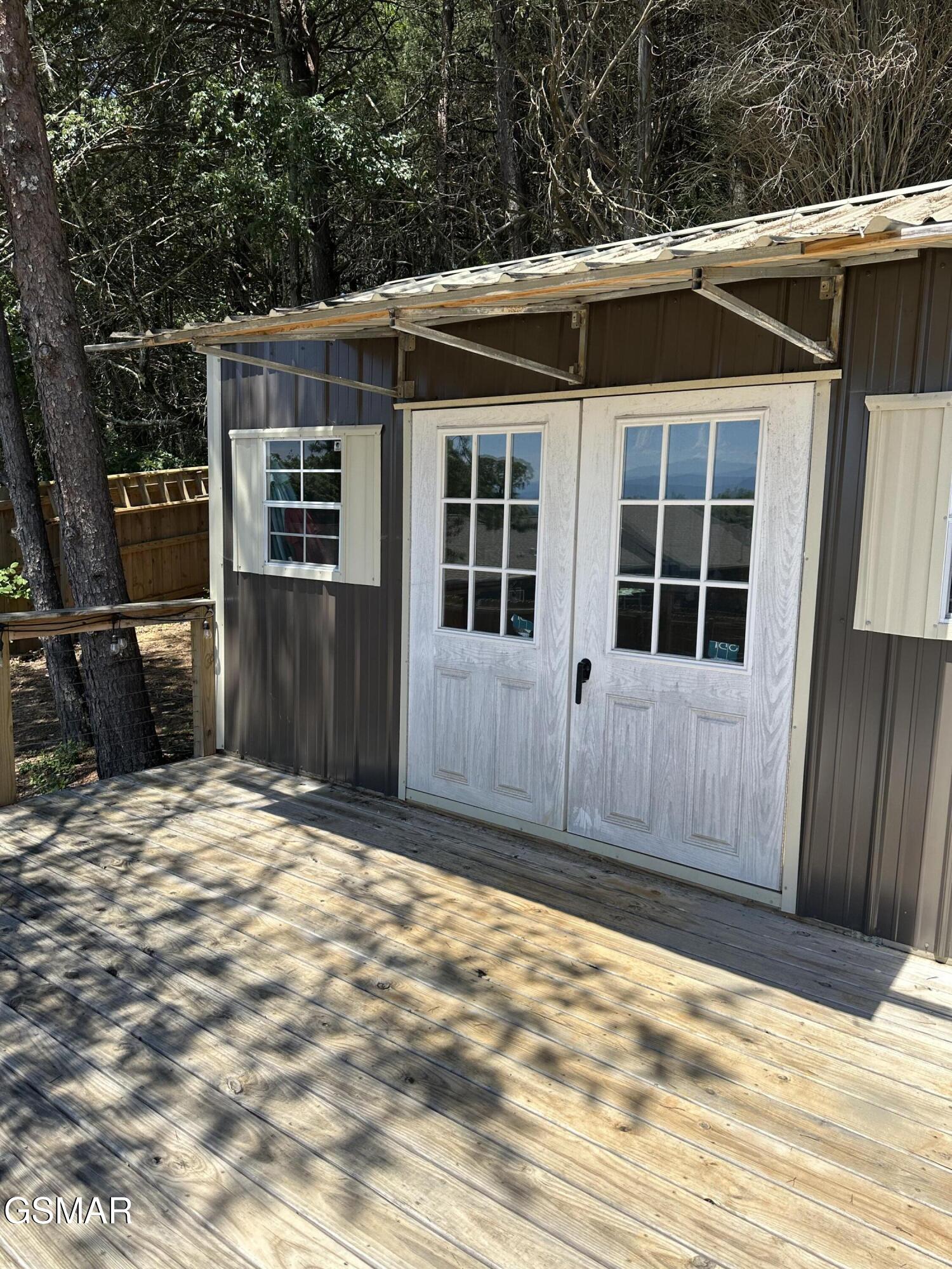 359 Garden Lane Dandridge TN 37725