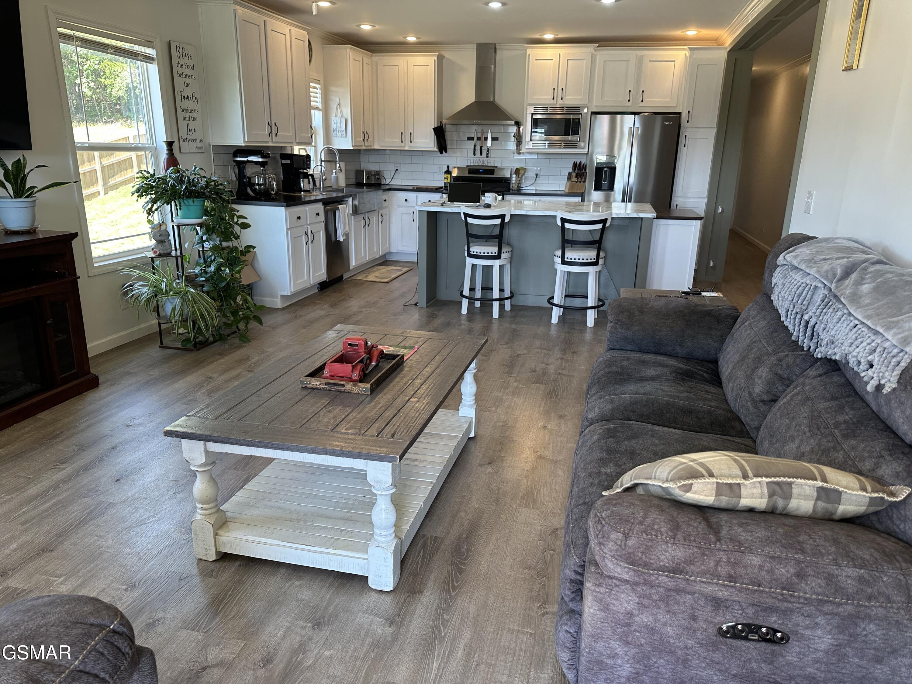 359 Garden Lane Dandridge TN 37725