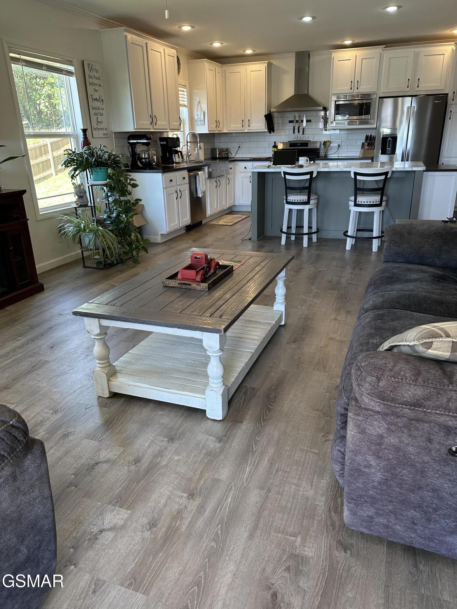 359 Garden Lane Dandridge TN 37725