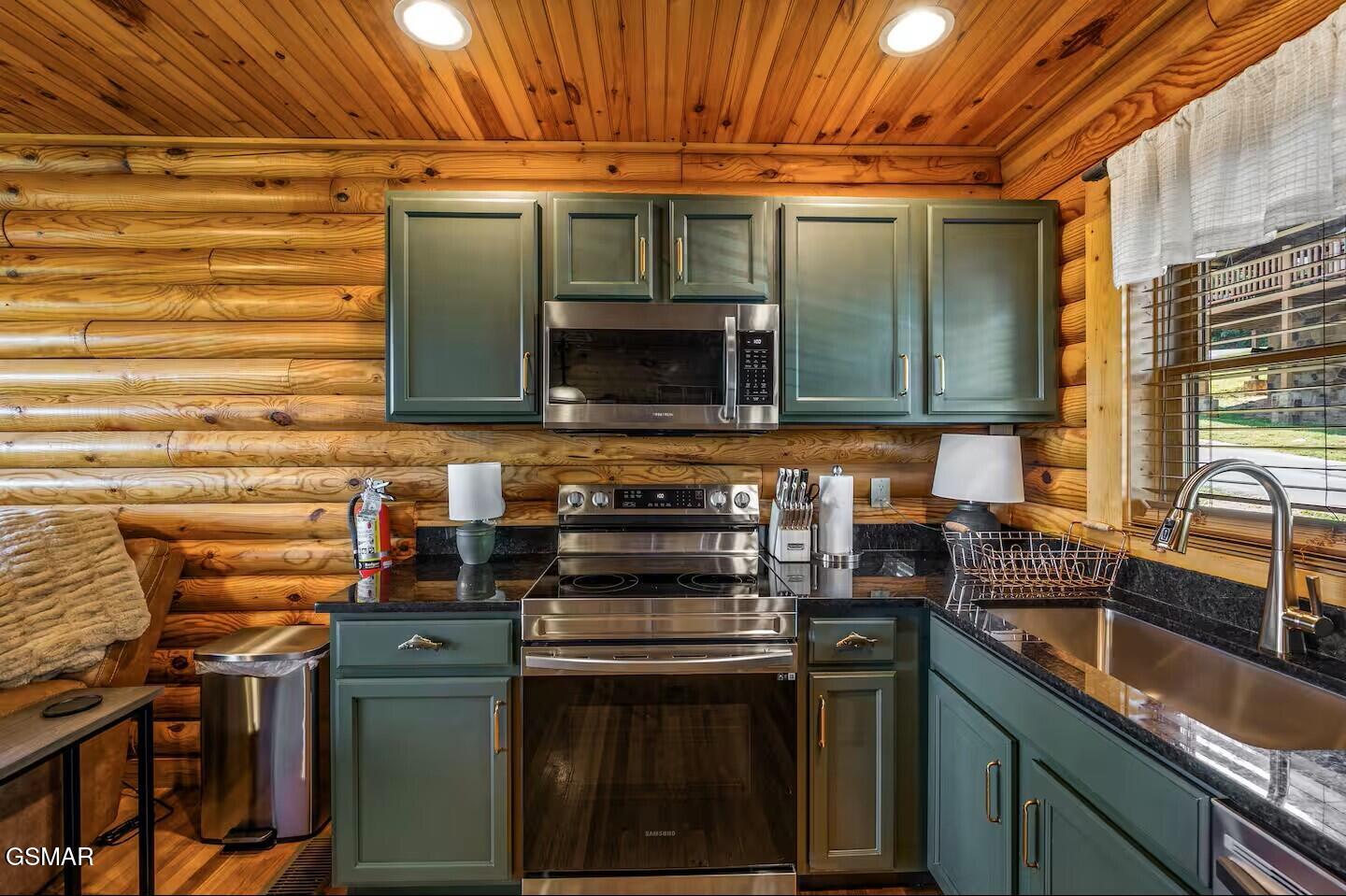 808 Peak Loop Way Sevierville TN 37862
