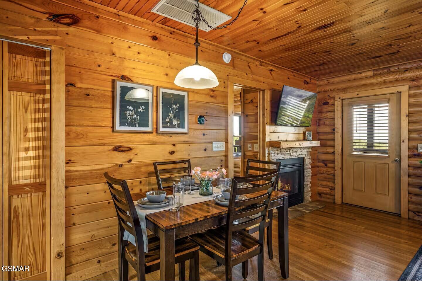 808 Peak Loop Way Sevierville TN 37862