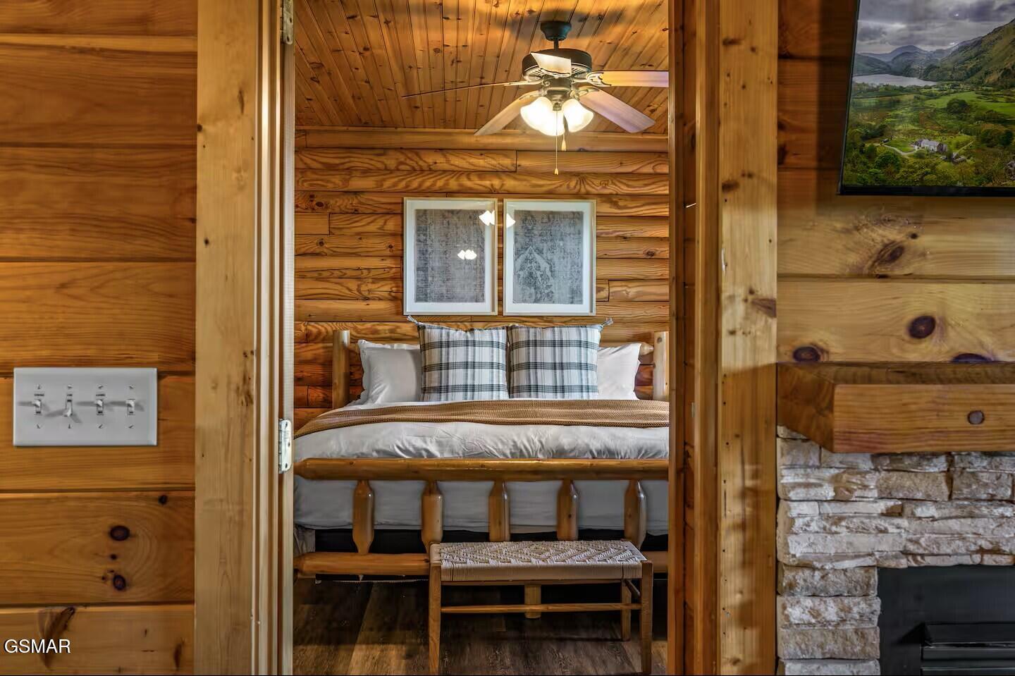 808 Peak Loop Way Sevierville TN 37862
