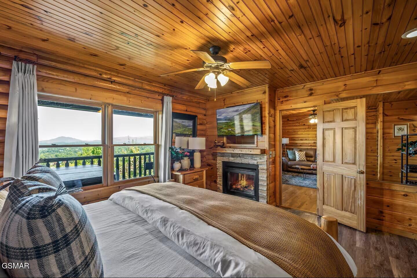 808 Peak Loop Way Sevierville TN 37862