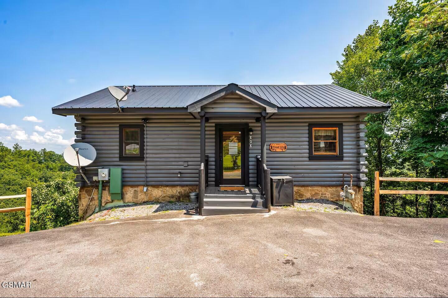 808 Peak Loop Way Sevierville TN 37862