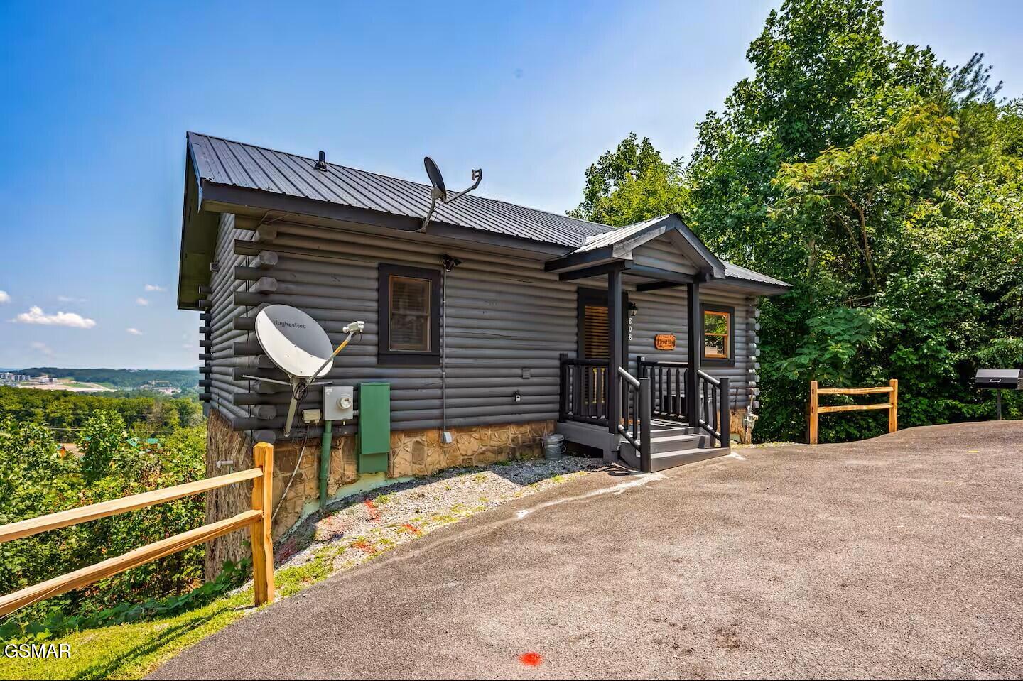 808 Peak Loop Way Sevierville TN 37862