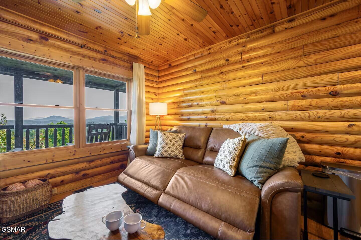 808 Peak Loop Way Sevierville TN 37862